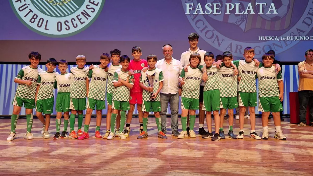 Entrega de trofeos en Huesca. Foto: RFAF
