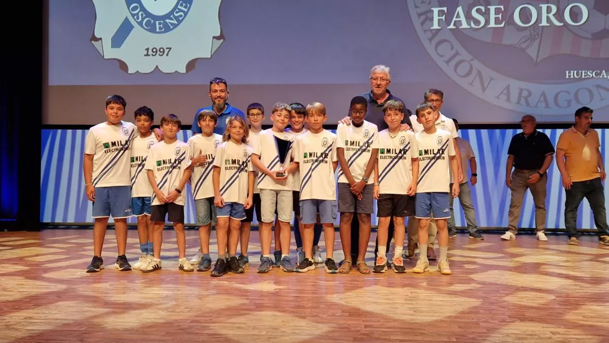 Entrega de trofeos en Huesca. Foto: RFAF