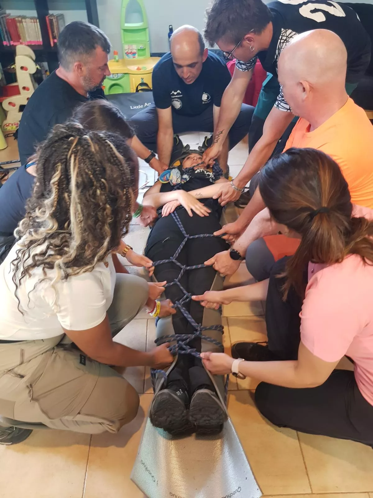 Curso de primeros auxilios organizado en Laspaúles por Vuela Sobre Montañas.