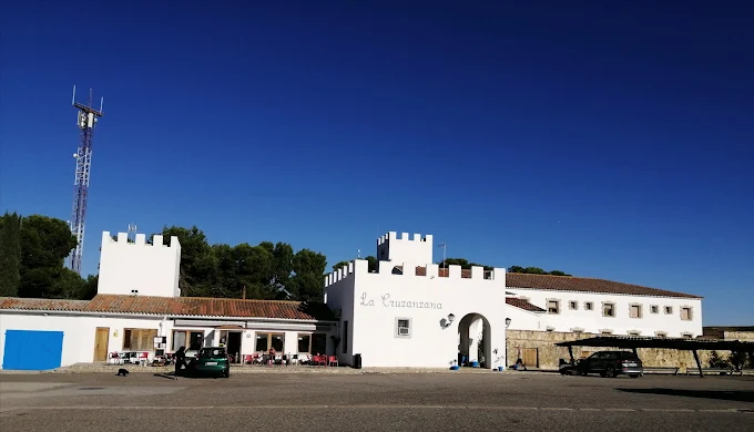 Hotel de Candasnos desalojado por la Guardia Civil.