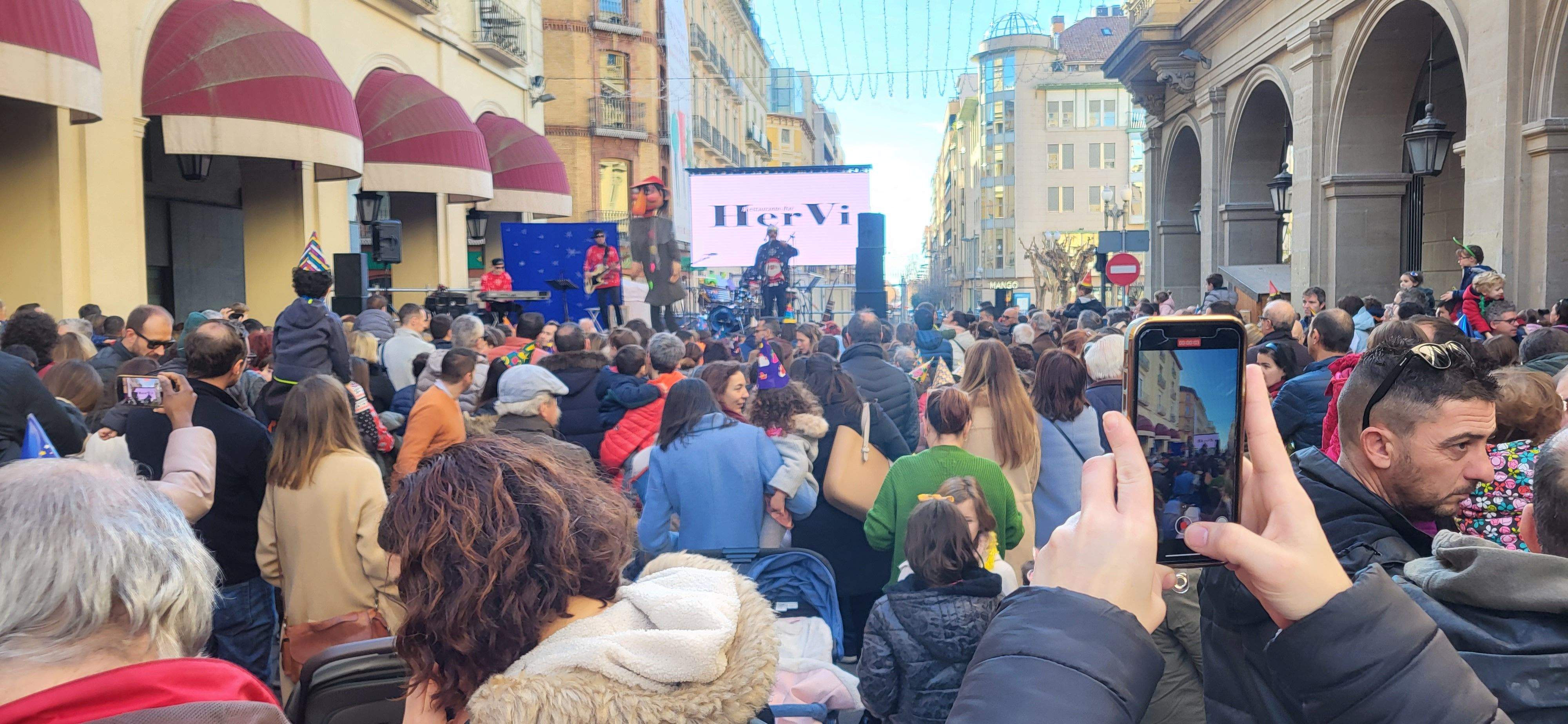 Magnífico ambiente y cartel de completo en las Campanadas Infantiles de Huesca. Foto Myriam Martínez 