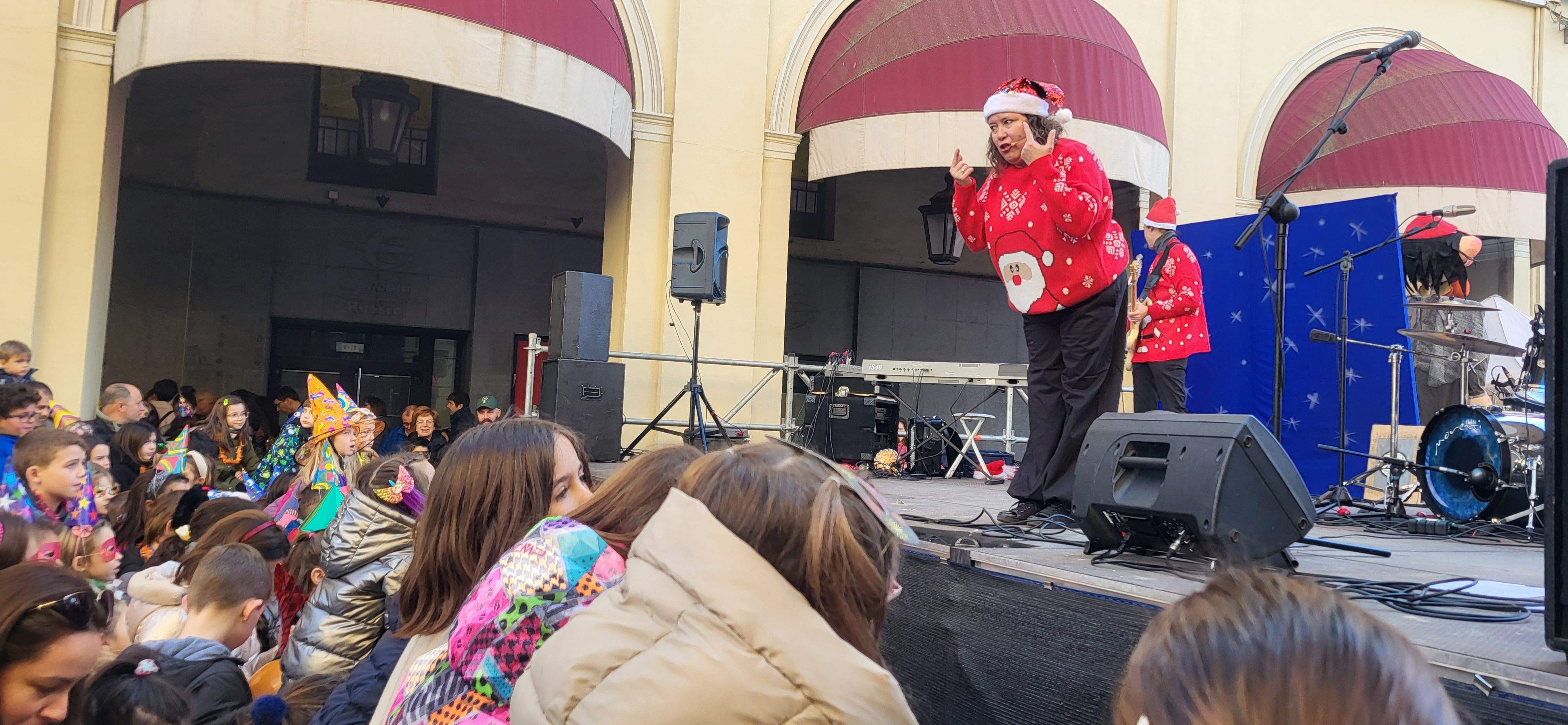 Magnífico ambiente y cartel de completo en las Campanadas Infantiles de Huesca. Foto Myriam Martínez 