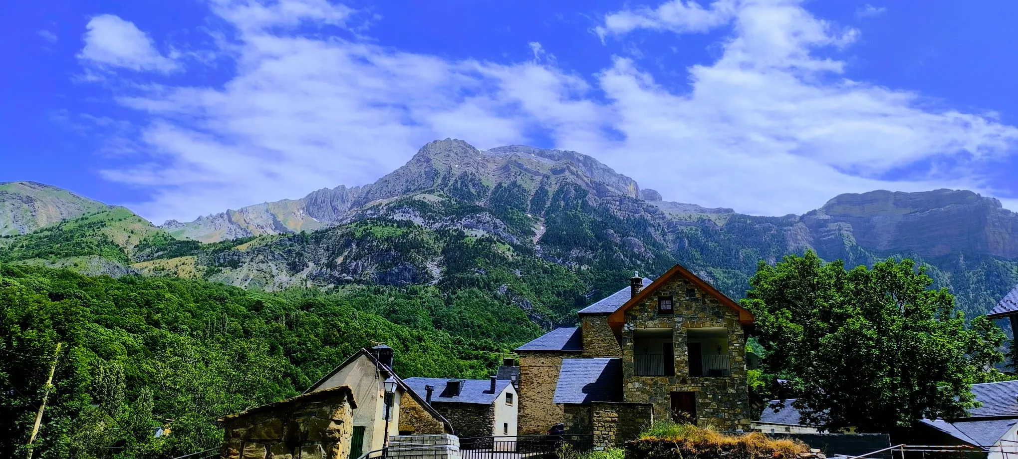 Salida de Panticosa a Búbal del programa Unizar +55. Foto Joaquín Santafé