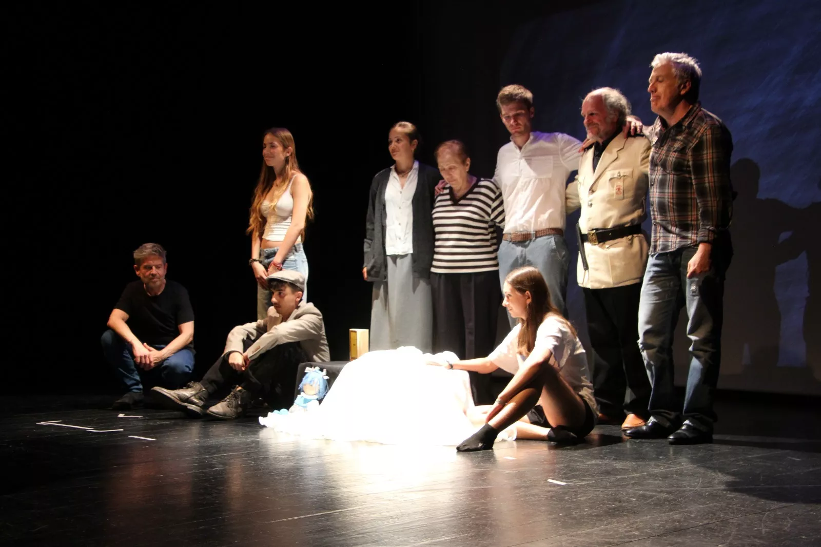 Grupo del Campus de Huesca en la Muestra Joven de Teatro y Danza. Foto Carlos Neofato