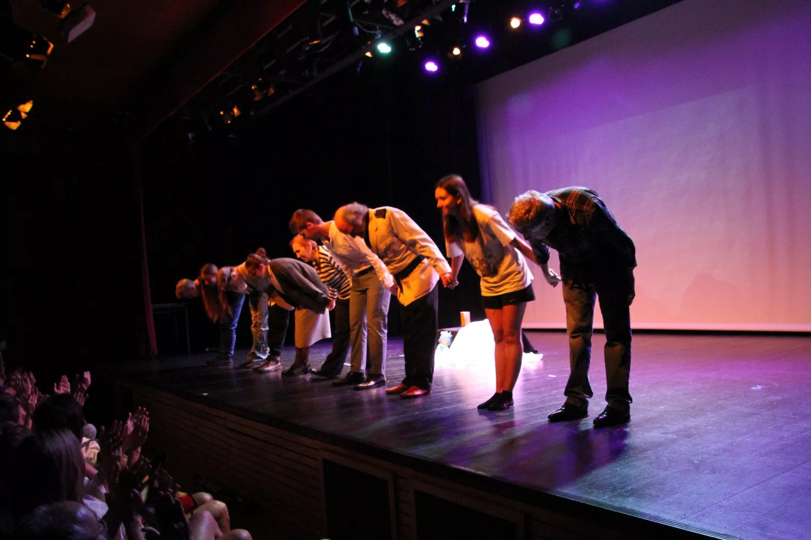 Grupo del Campus de Huesca en la Muestra Joven de Teatro y Danza. Foto Carlos Neofato