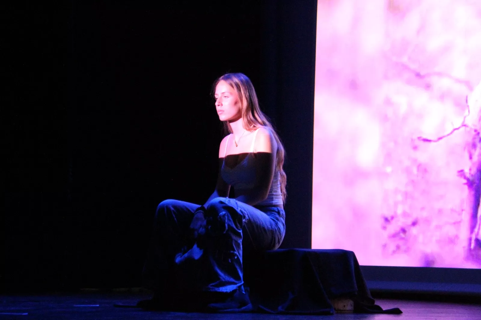 Grupo del Campus de Huesca en la Muestra Joven de Teatro y Danza. Foto Carlos Neofato