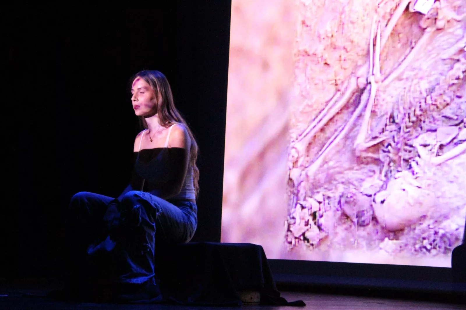 Grupo del Campus de Huesca en la Muestra Joven de Teatro y Danza. Foto Carlos Neofato