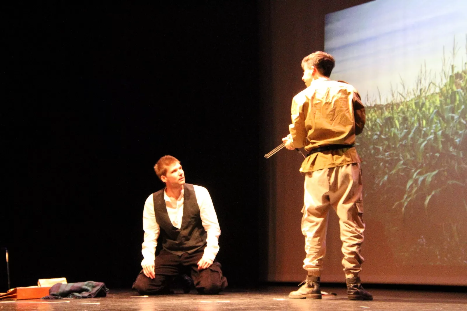 Grupo del Campus de Huesca en la Muestra Joven de Teatro y Danza. Foto Carlos Neofato