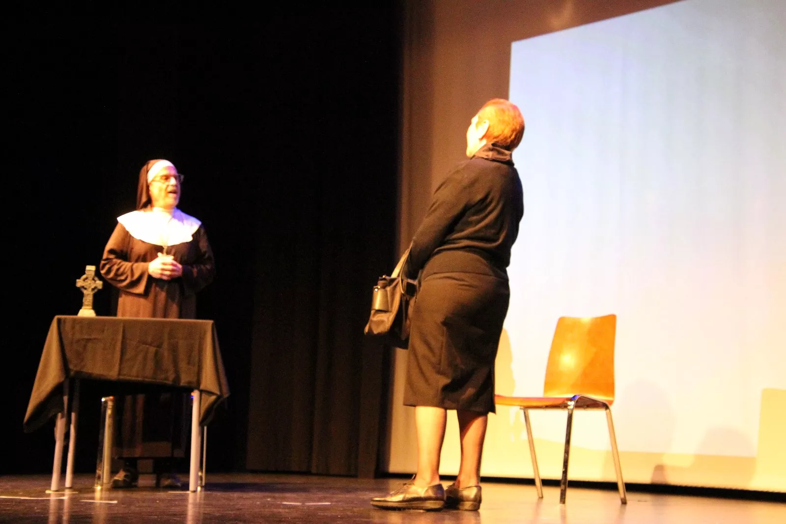 Grupo del Campus de Huesca en la Muestra Joven de Teatro y Danza. Foto Carlos Neofato