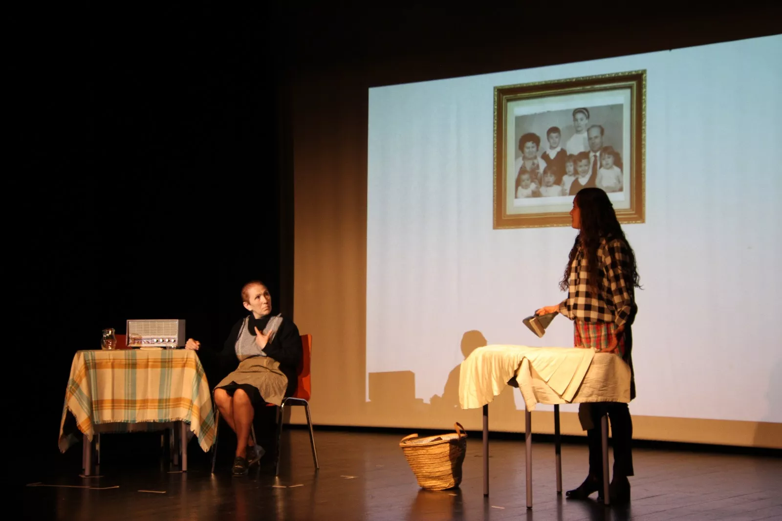 Grupo del Campus de Huesca en la Muestra Joven de Teatro y Danza. Foto Carlos Neofato