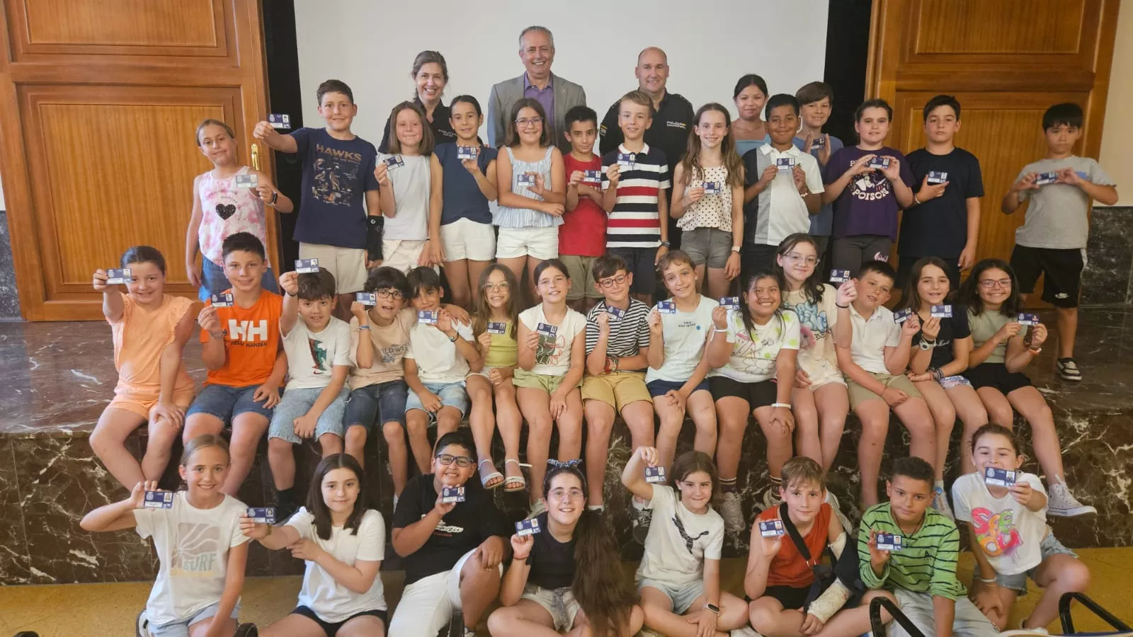 Alumnado del Colegio San Viator con sus diplomas de Ciberexpert@s