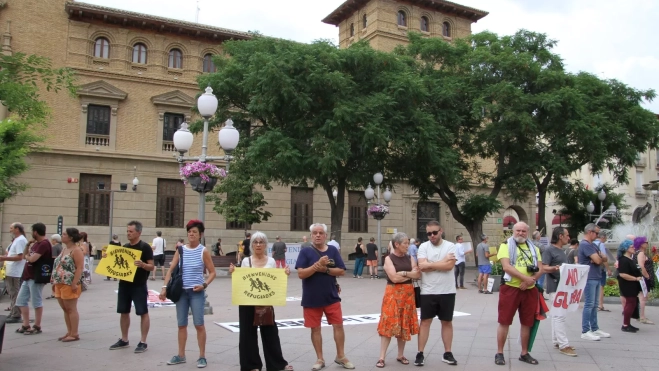 Concentración de la Plataforma Huesca por la Paz. Foto Carlos Neofato Concentración de la Plataforma Huesca por la Paz. Foto Carlos Neofato