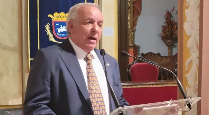 José Luis González