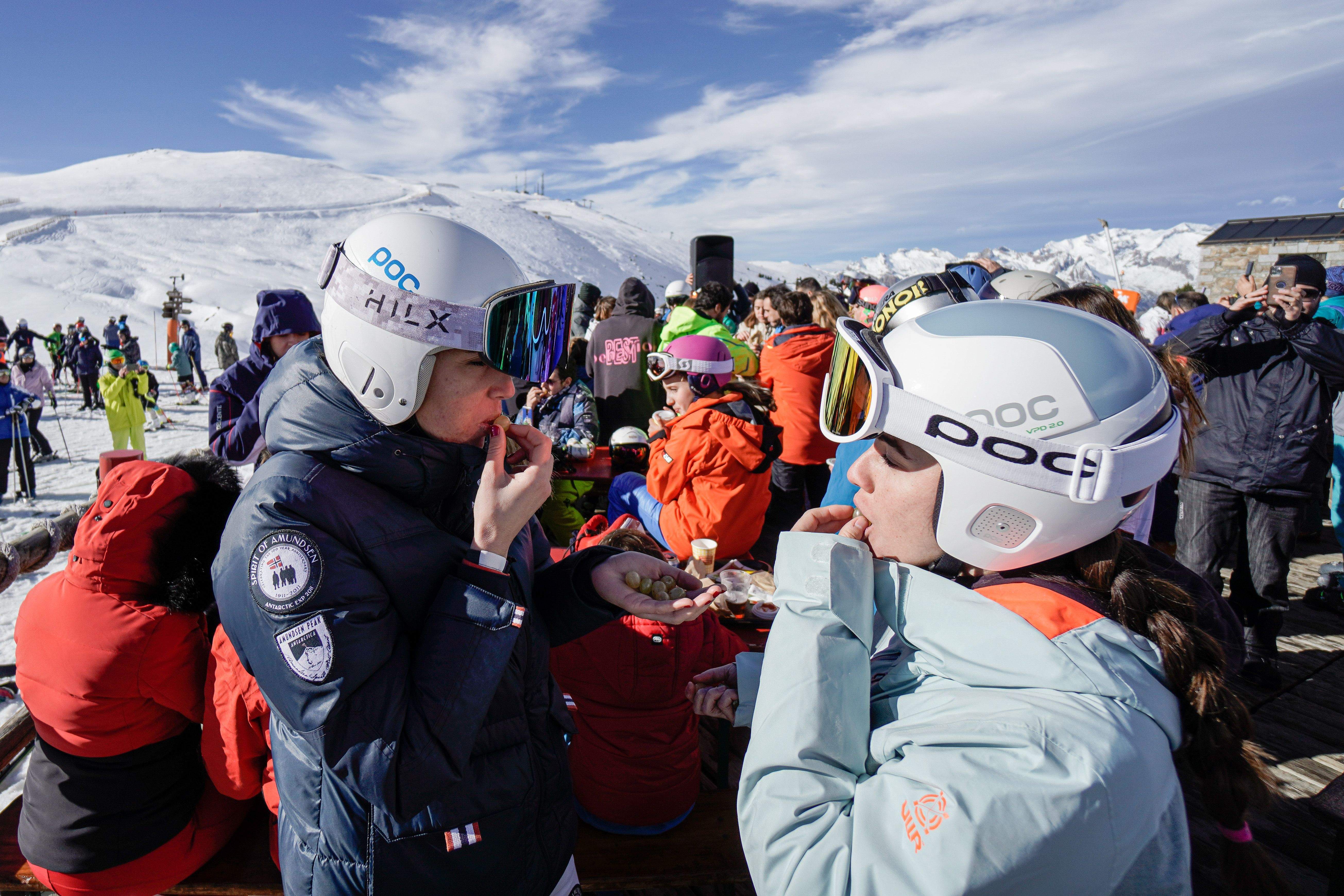 Siguiendo las campanadas con aceitunas en la estación de Cerler.