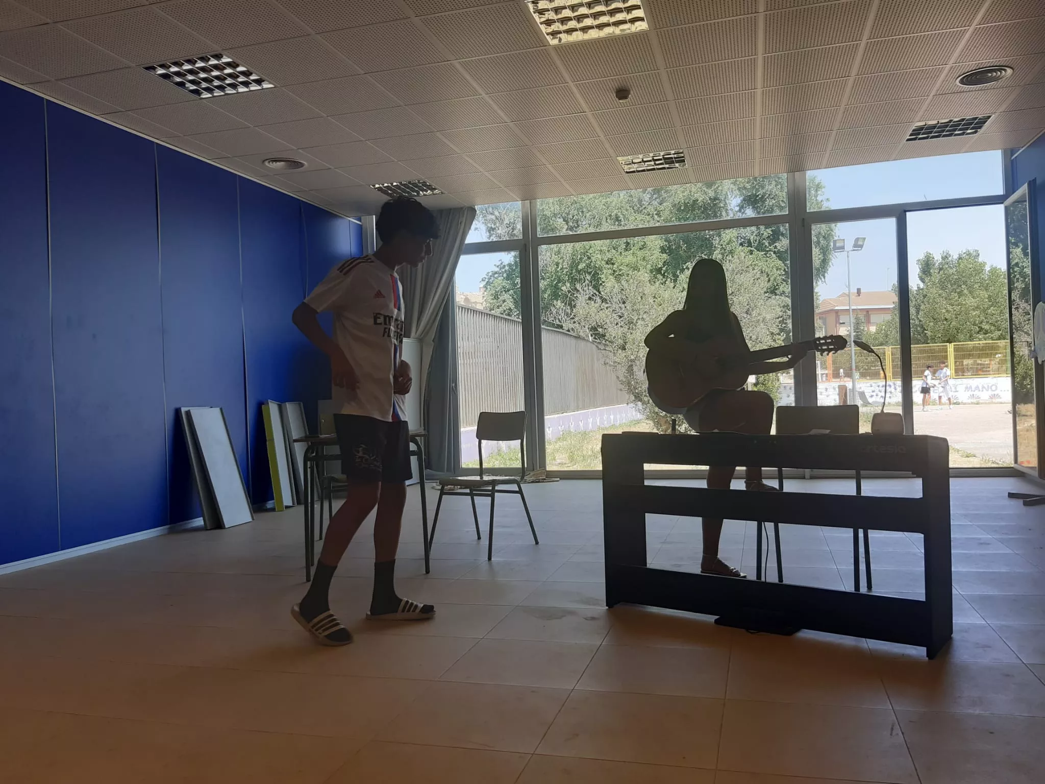  Ensayo de Tritones en la fachada.