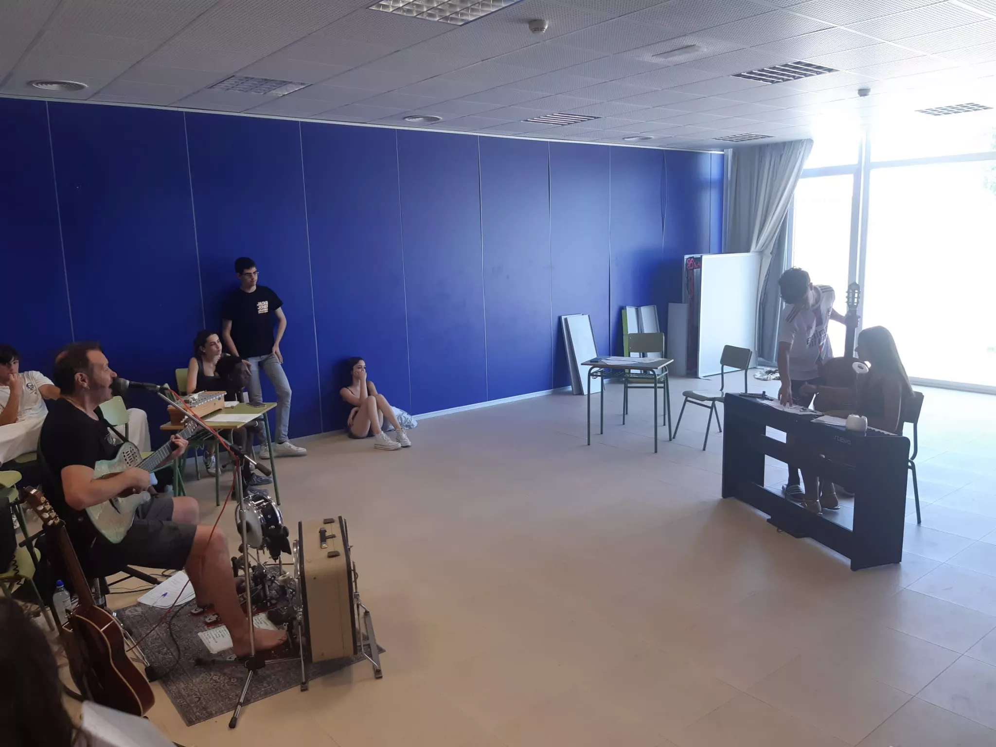  Ensayo de Tritones en la fachada.