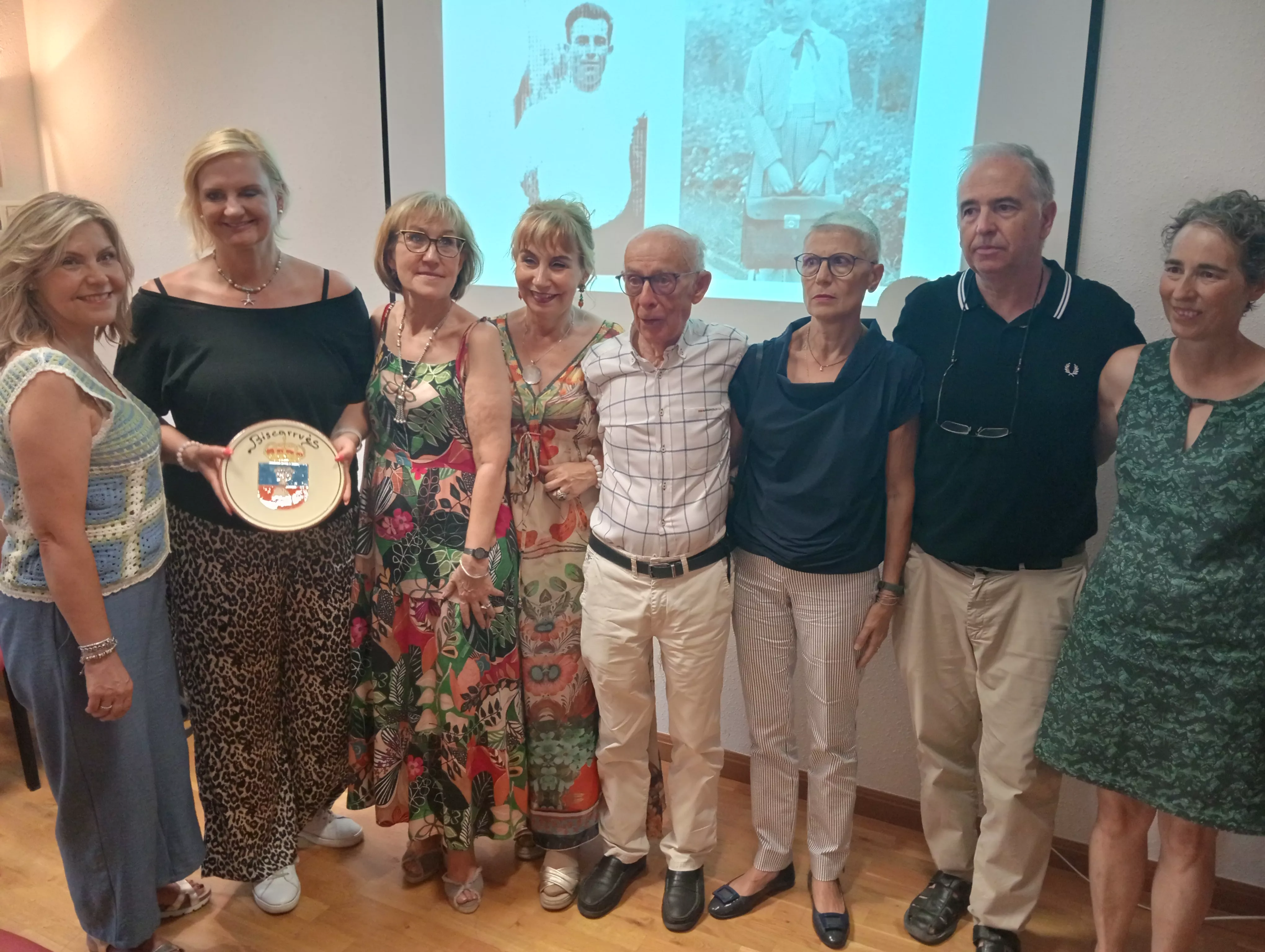 Autoridades checas participan en Biscarrués en un homenaje a José Rasal Río, héroe del campo de Mauthausen.