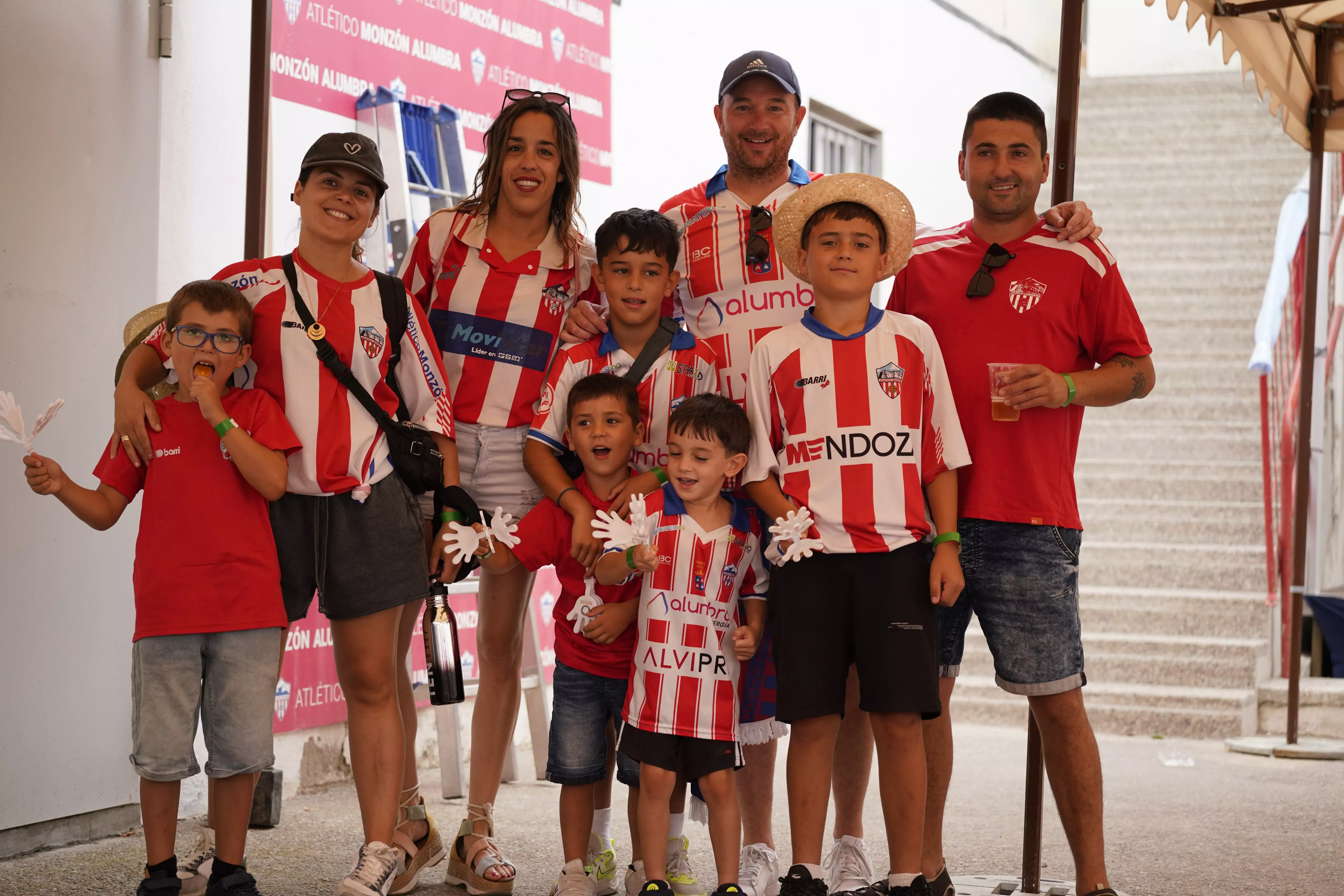 Ambiente previo al partido en Monzón. Foto: Dani Vidal @fotomaniafut