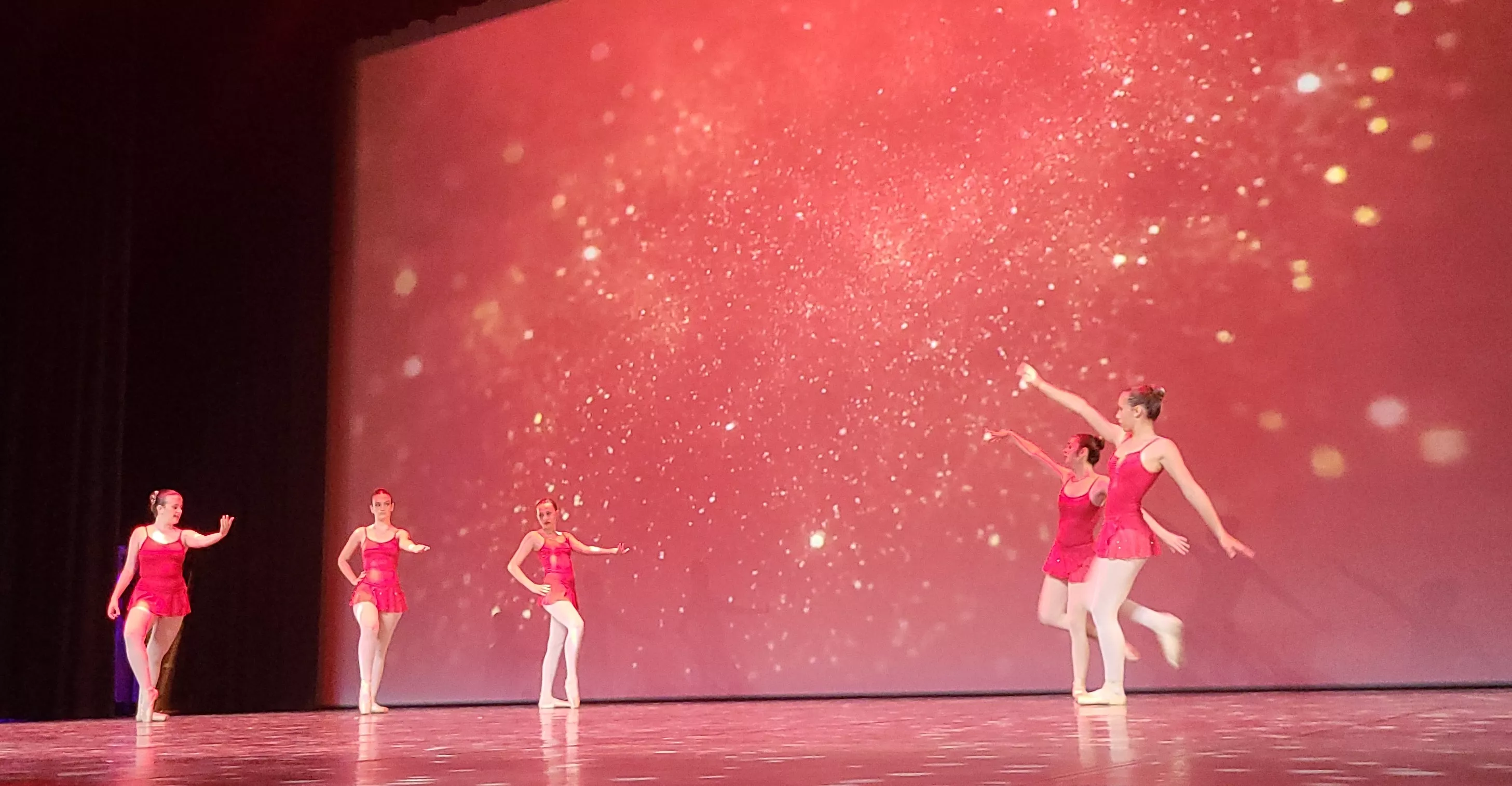 Espectáculo de final de curso 2025 de la Escuela de Danza Elenco. Foto Mercedes Manterola