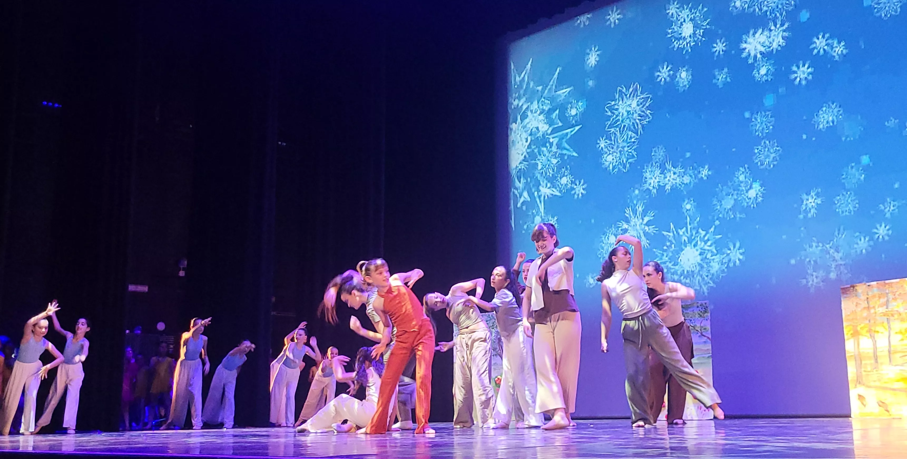 Espectáculo de final de curso 2025 de la Escuela de Danza Elenco. Foto Mercedes Manterola