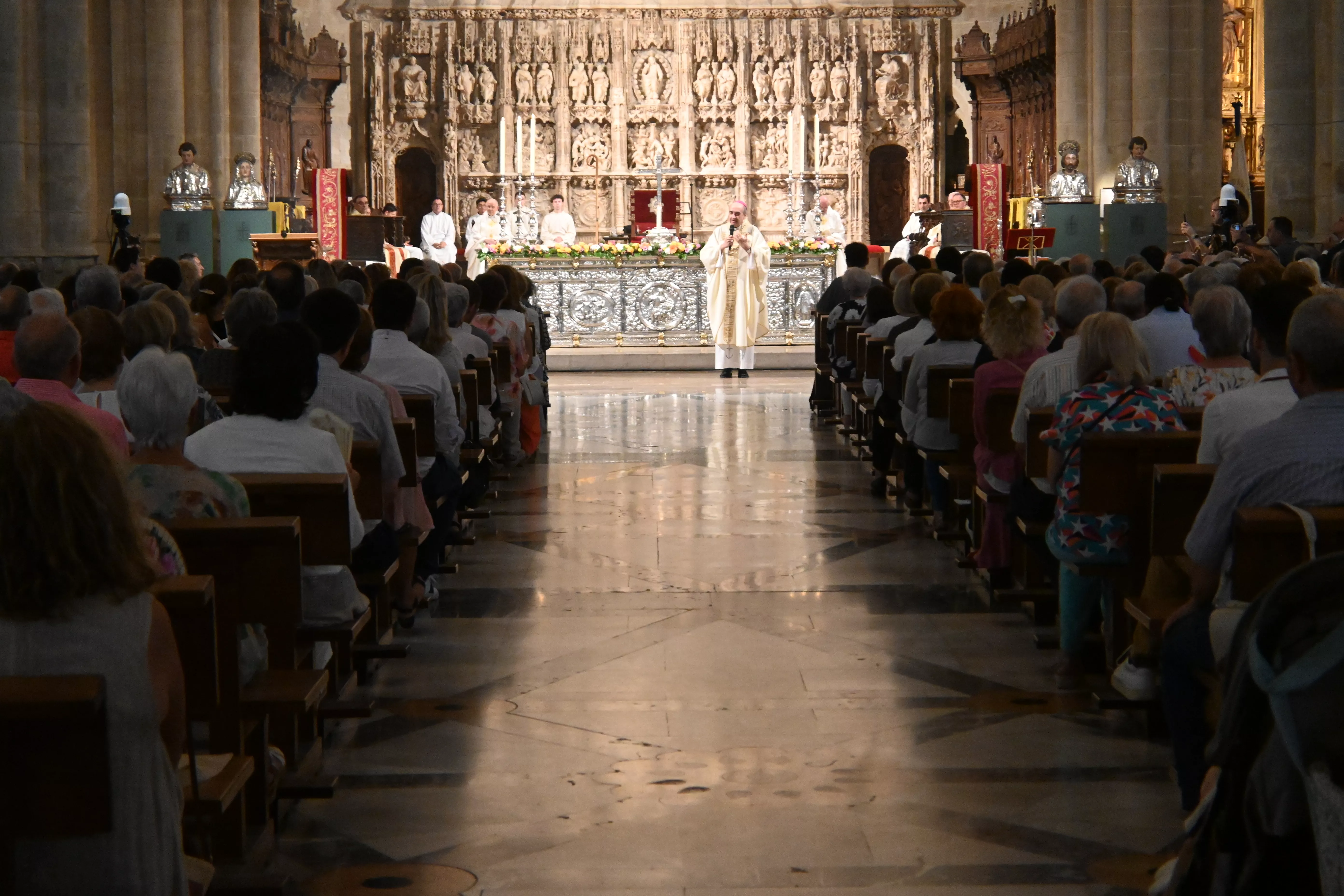 Corpus Christi en Huesca con el obispo Padre Pedro Aguado. Foto Carlos Jalle