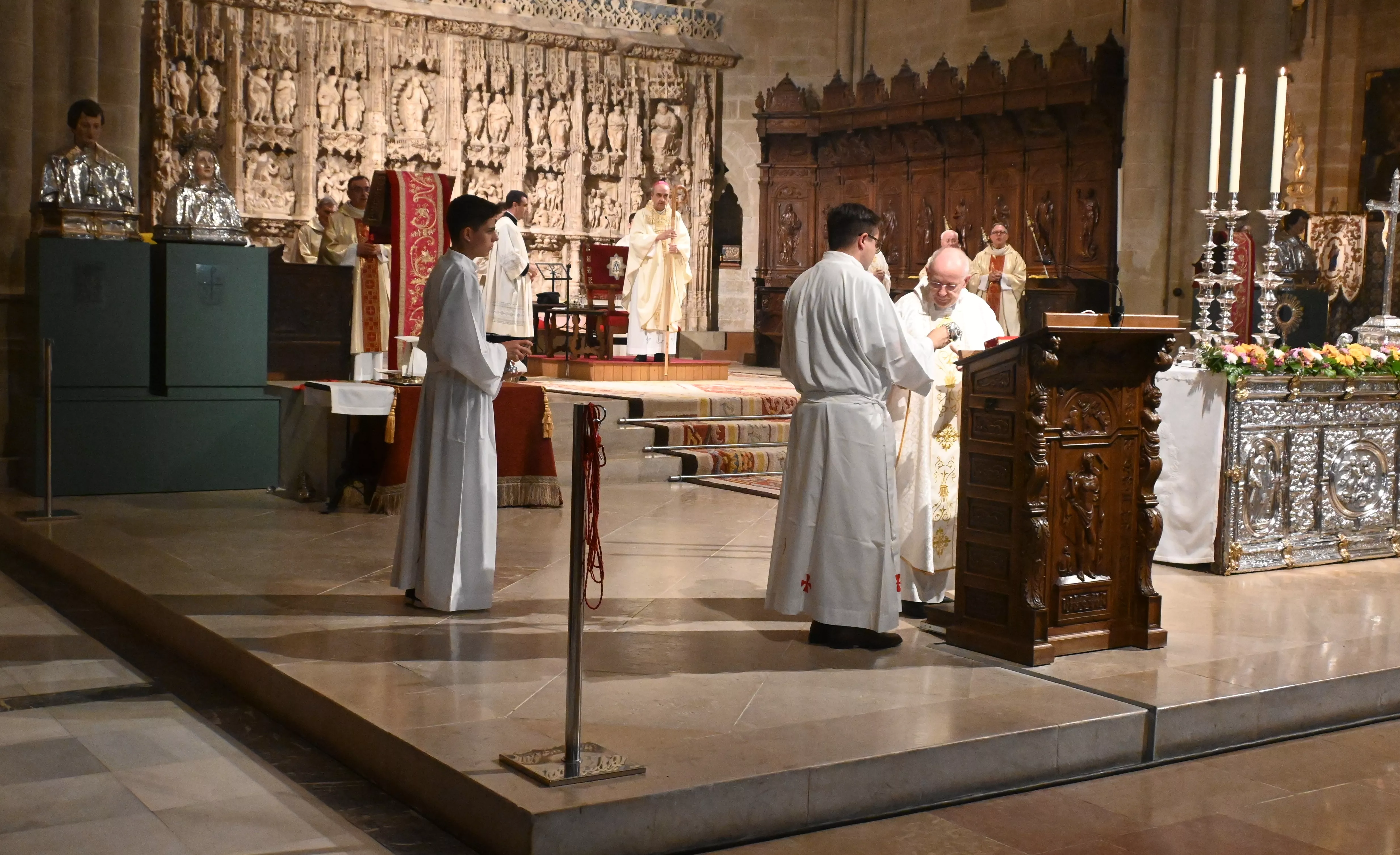 Corpus Christi en Huesca con el obispo Padre Pedro Aguado. Foto Carlos Jalle