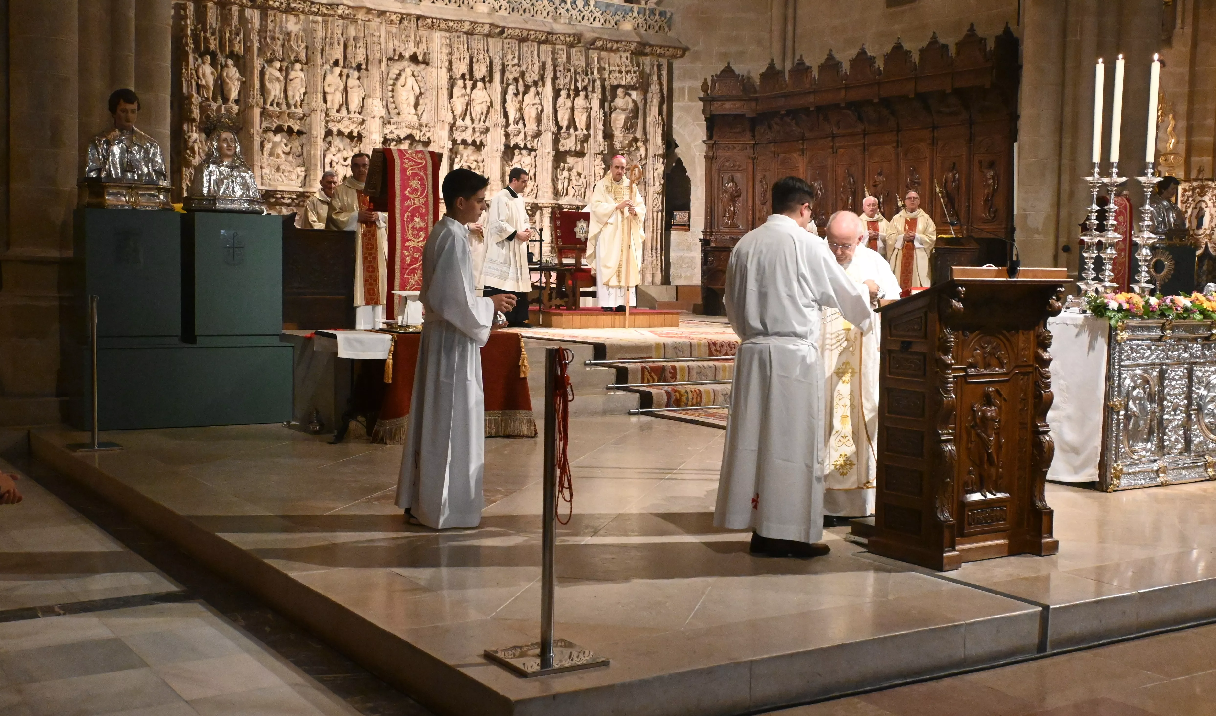 Corpus Christi en Huesca con el obispo Padre Pedro Aguado. Foto Carlos Jalle