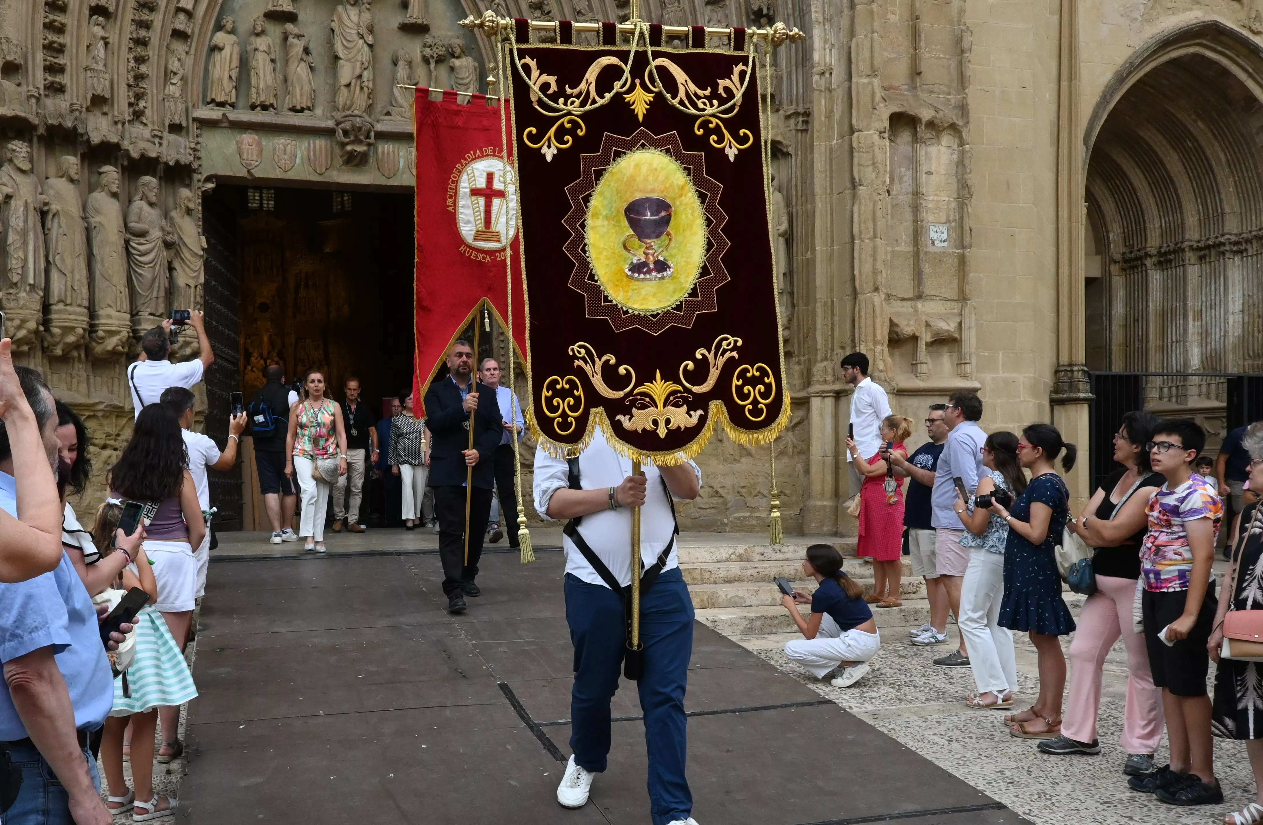 Corpus Christi en Huesca con el obispo Padre Pedro Aguado. Foto Carlos Jalle
