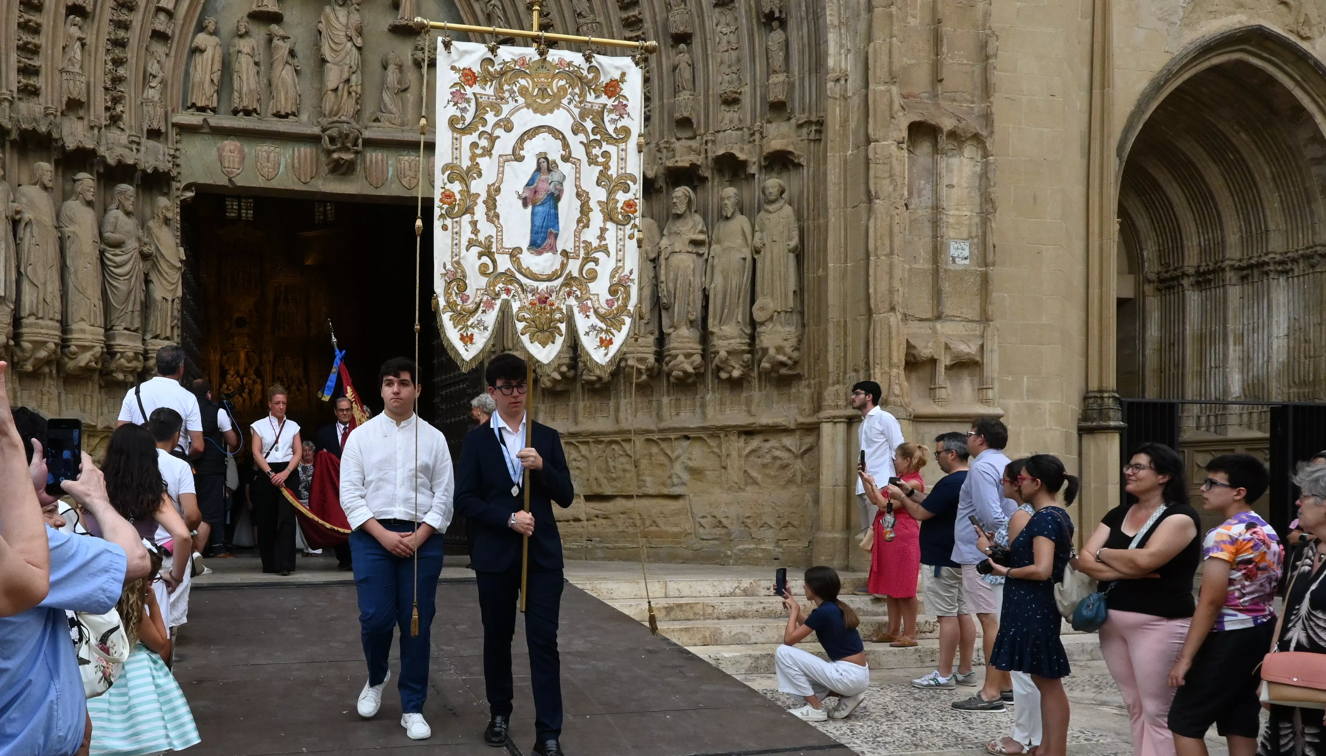 Corpus Christi en Huesca con el obispo Padre Pedro Aguado. Foto Carlos Jalle
