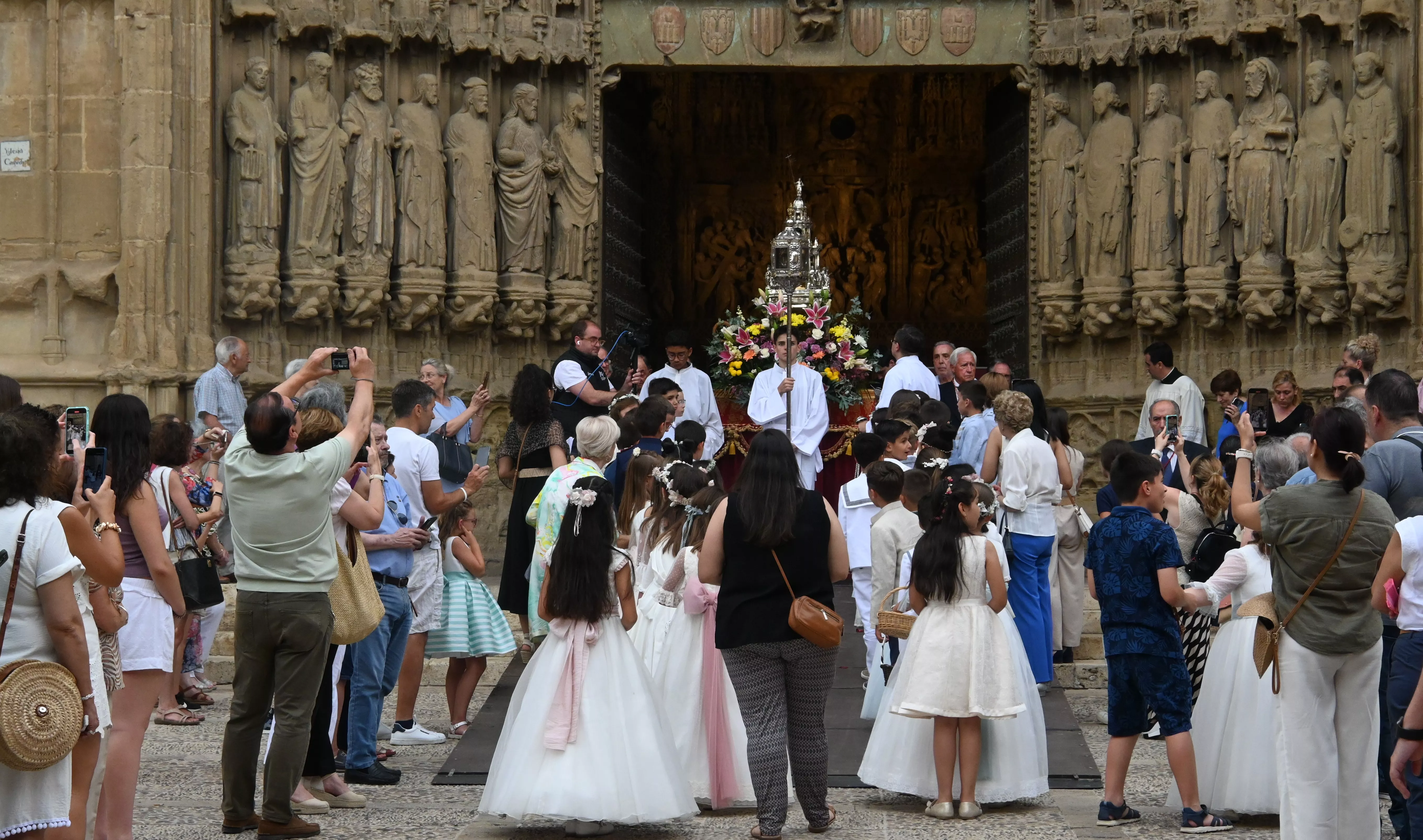 Corpus Christi en Huesca con el obispo Padre Pedro Aguado. Foto Carlos Jalle