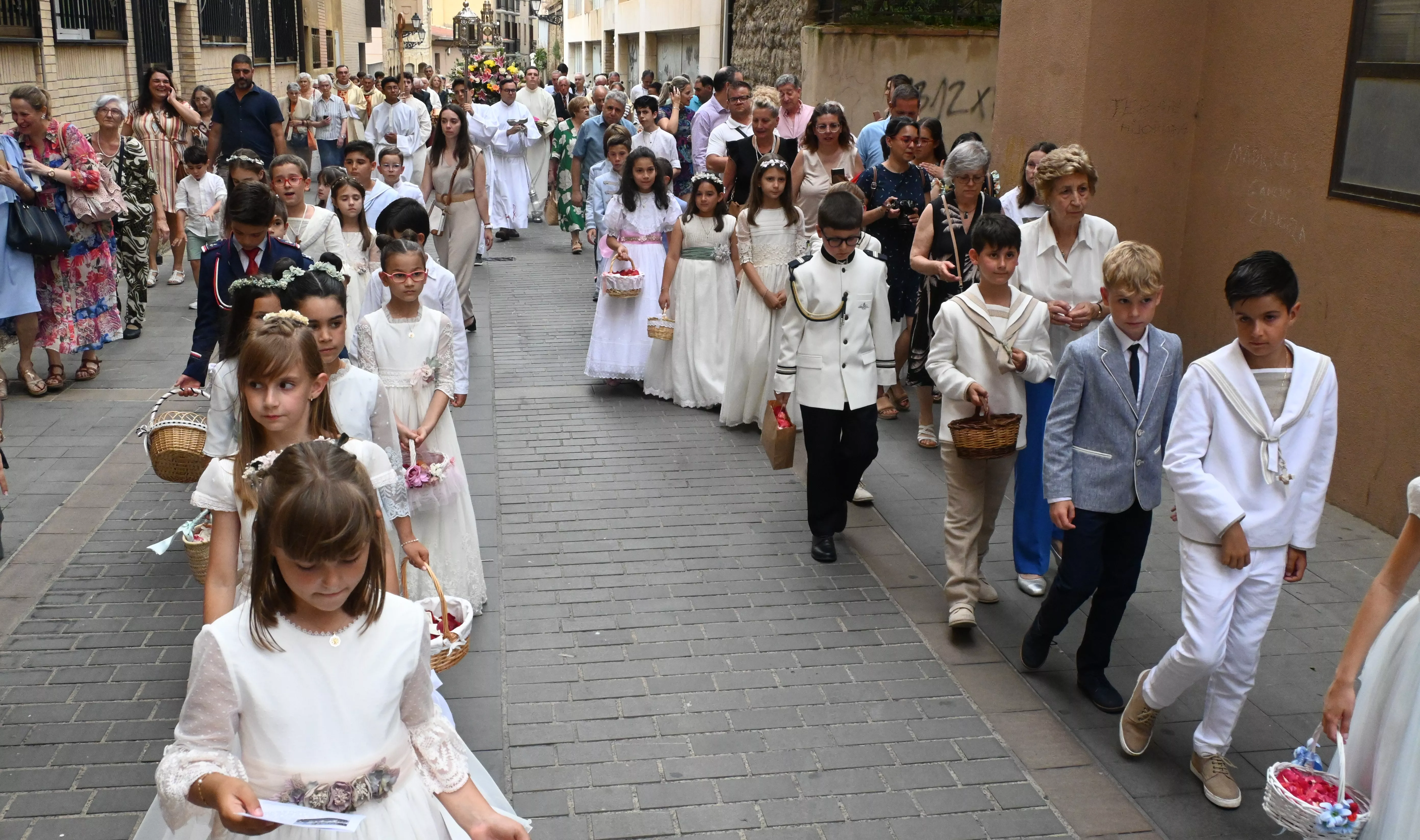 Corpus Christi en Huesca con el obispo Padre Pedro Aguado. Foto Carlos Jalle