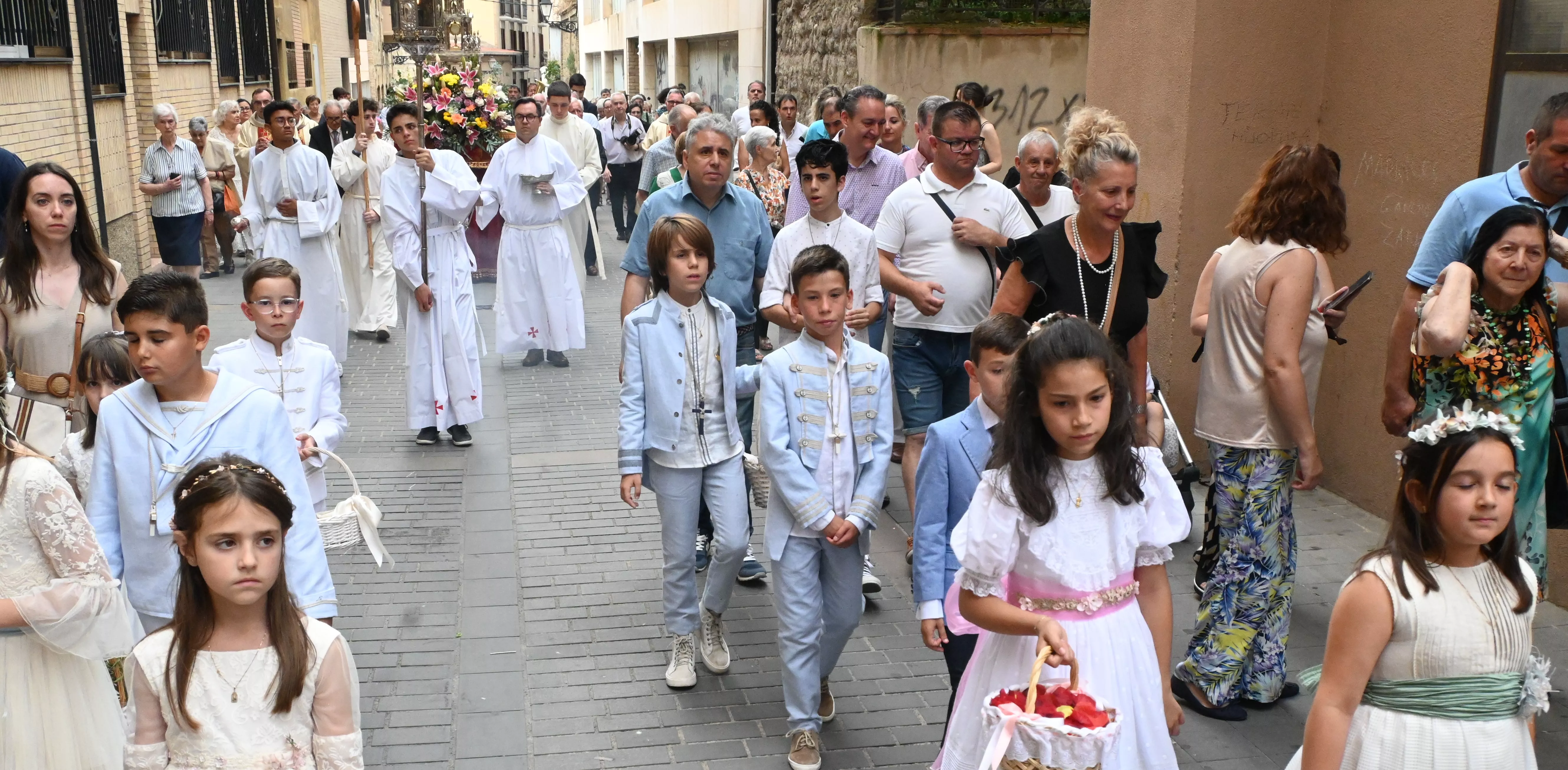 Corpus Christi en Huesca con el obispo Padre Pedro Aguado. Foto Carlos Jalle