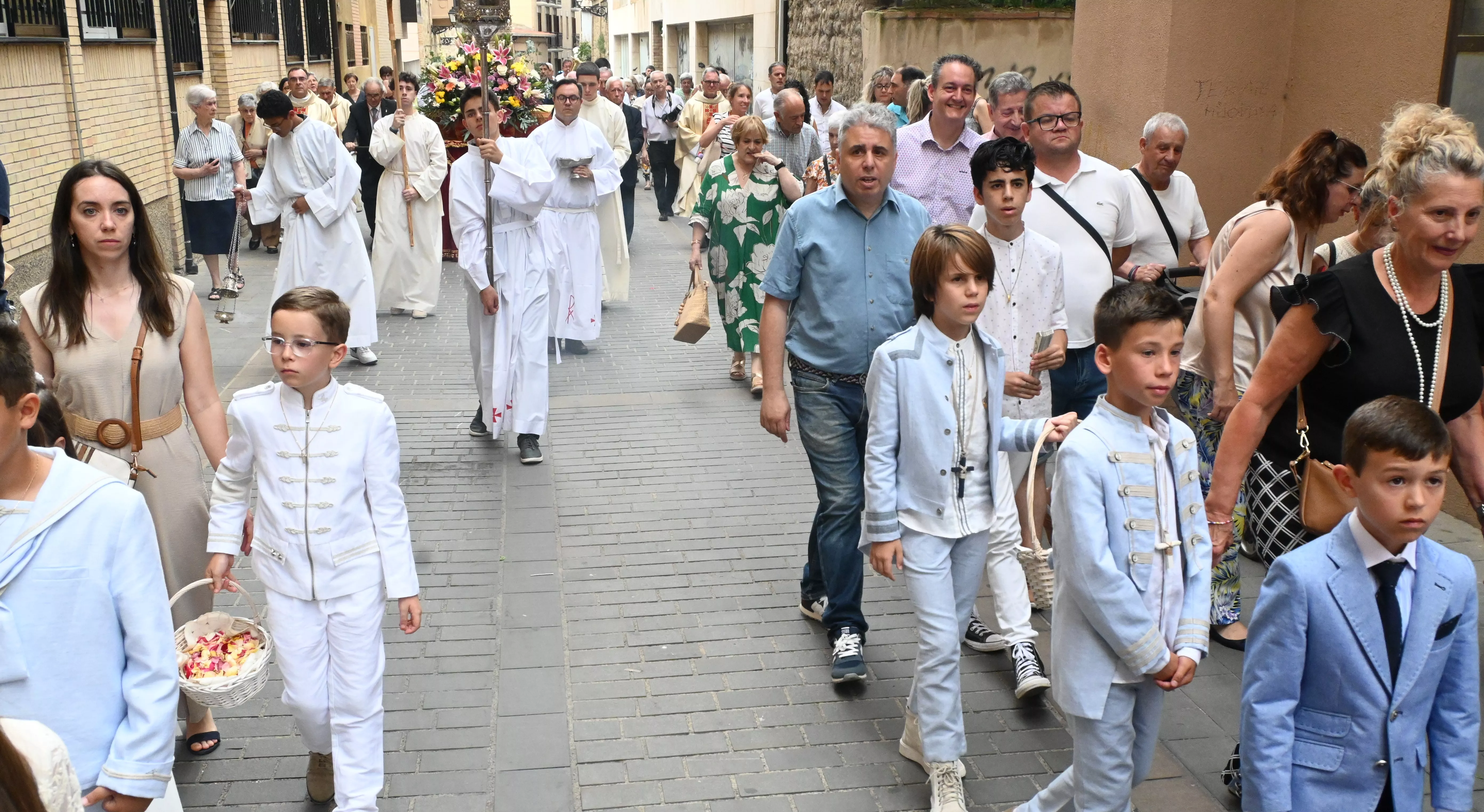 Corpus Christi en Huesca con el obispo Padre Pedro Aguado. Foto Carlos Jalle