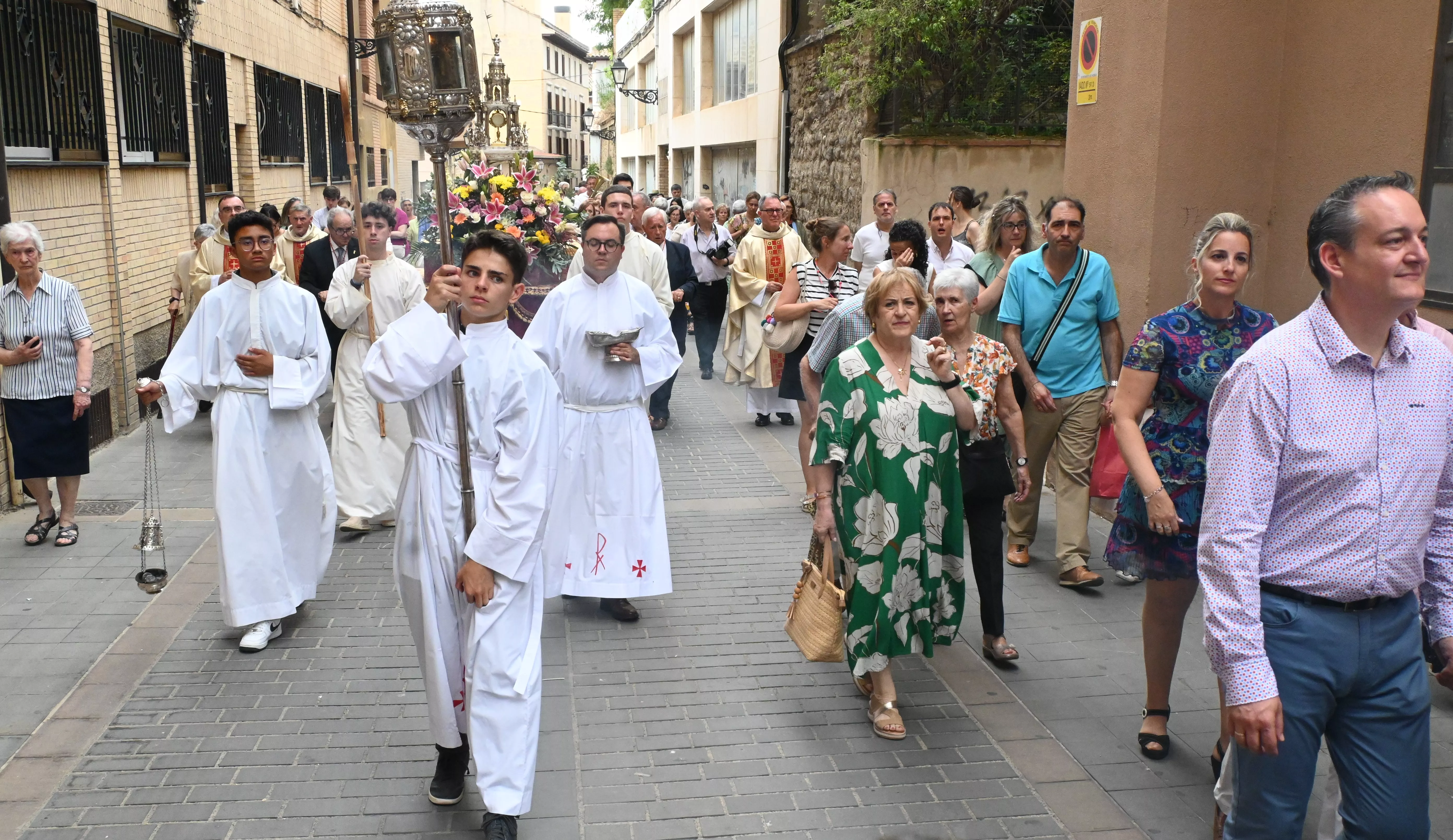 Corpus Christi en Huesca con el obispo Padre Pedro Aguado. Foto Carlos Jalle