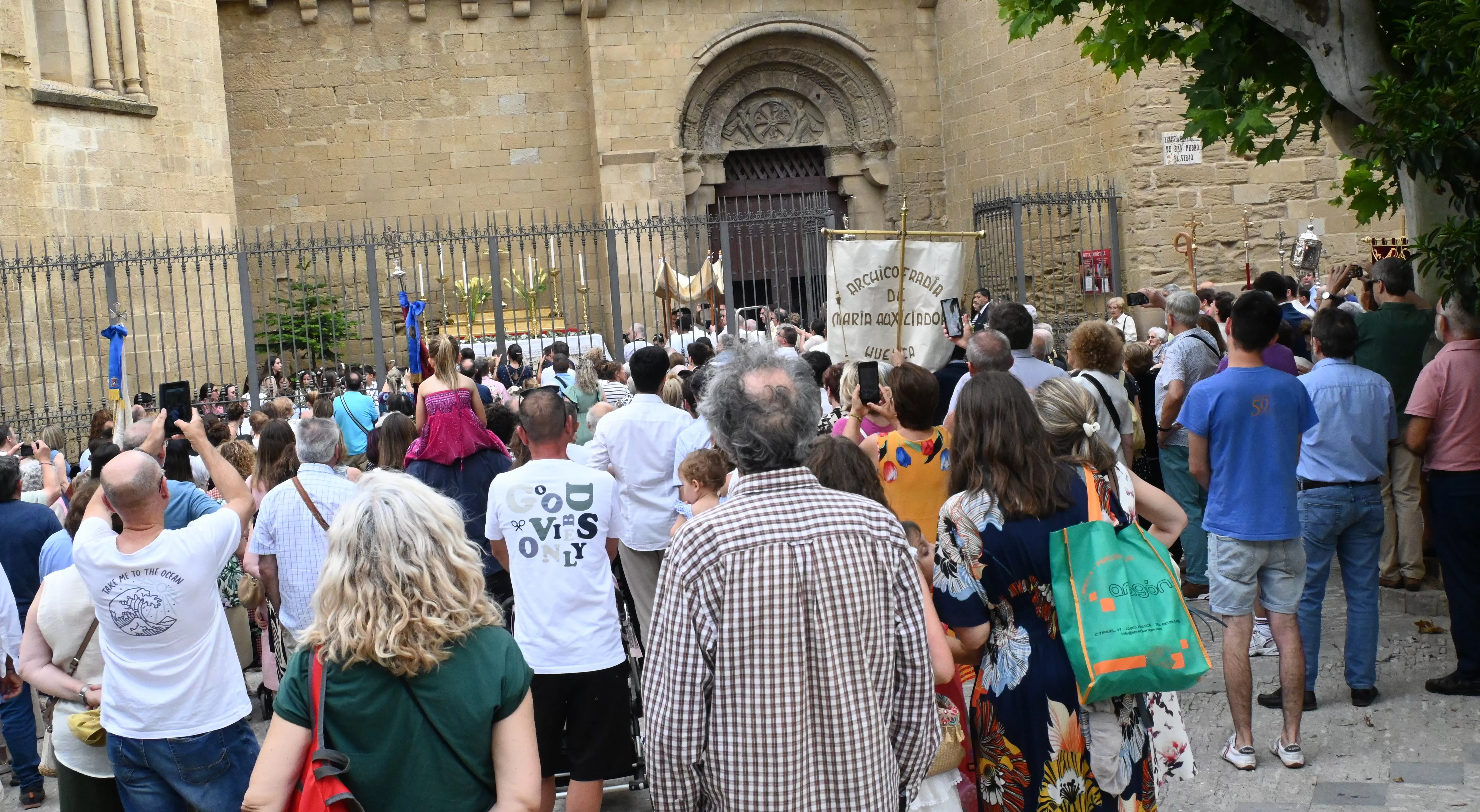 Corpus Christi en Huesca con el obispo Padre Pedro Aguado. Foto Carlos Jalle