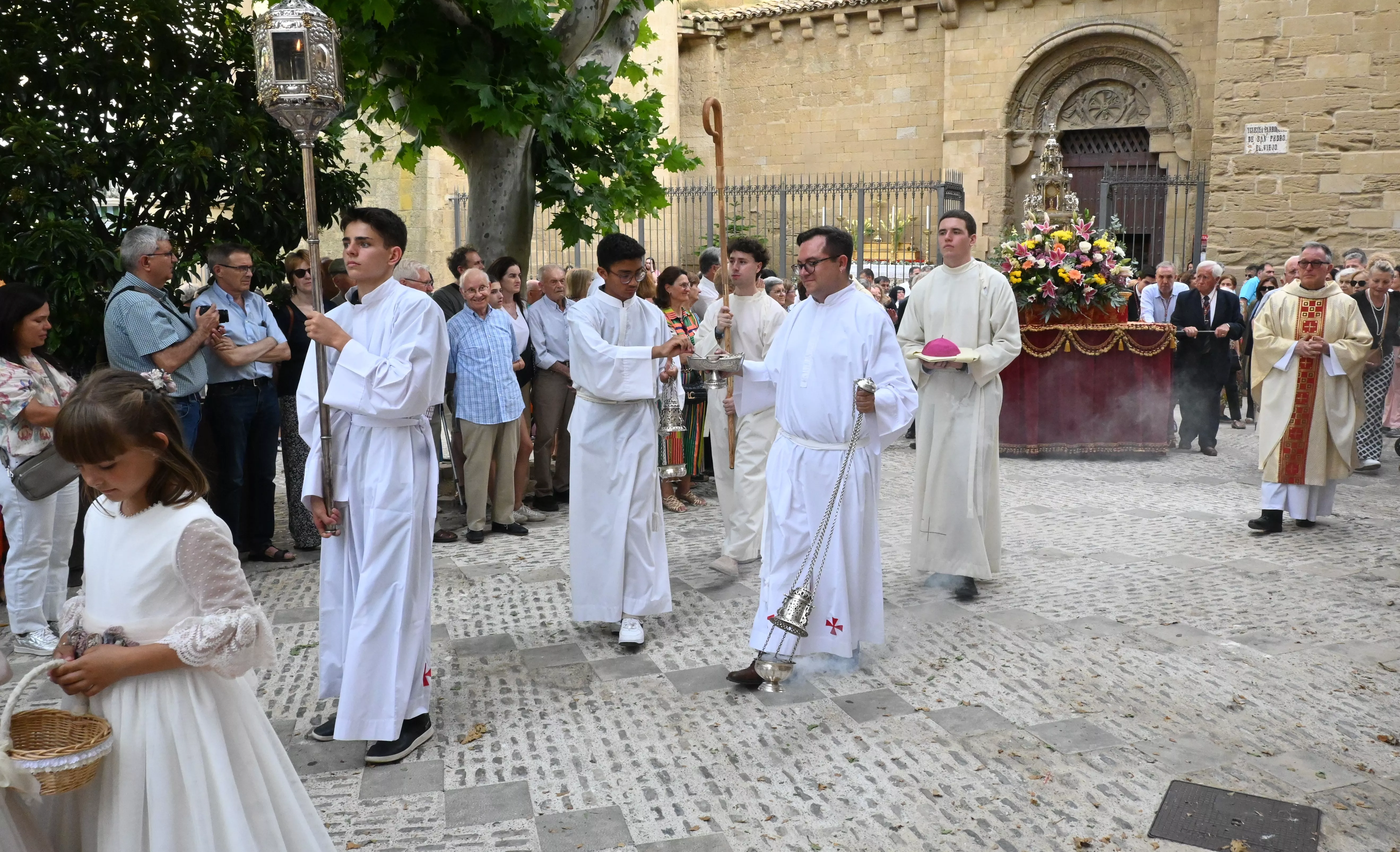 Corpus Christi en Huesca con el obispo Padre Pedro Aguado. Foto Carlos Jalle