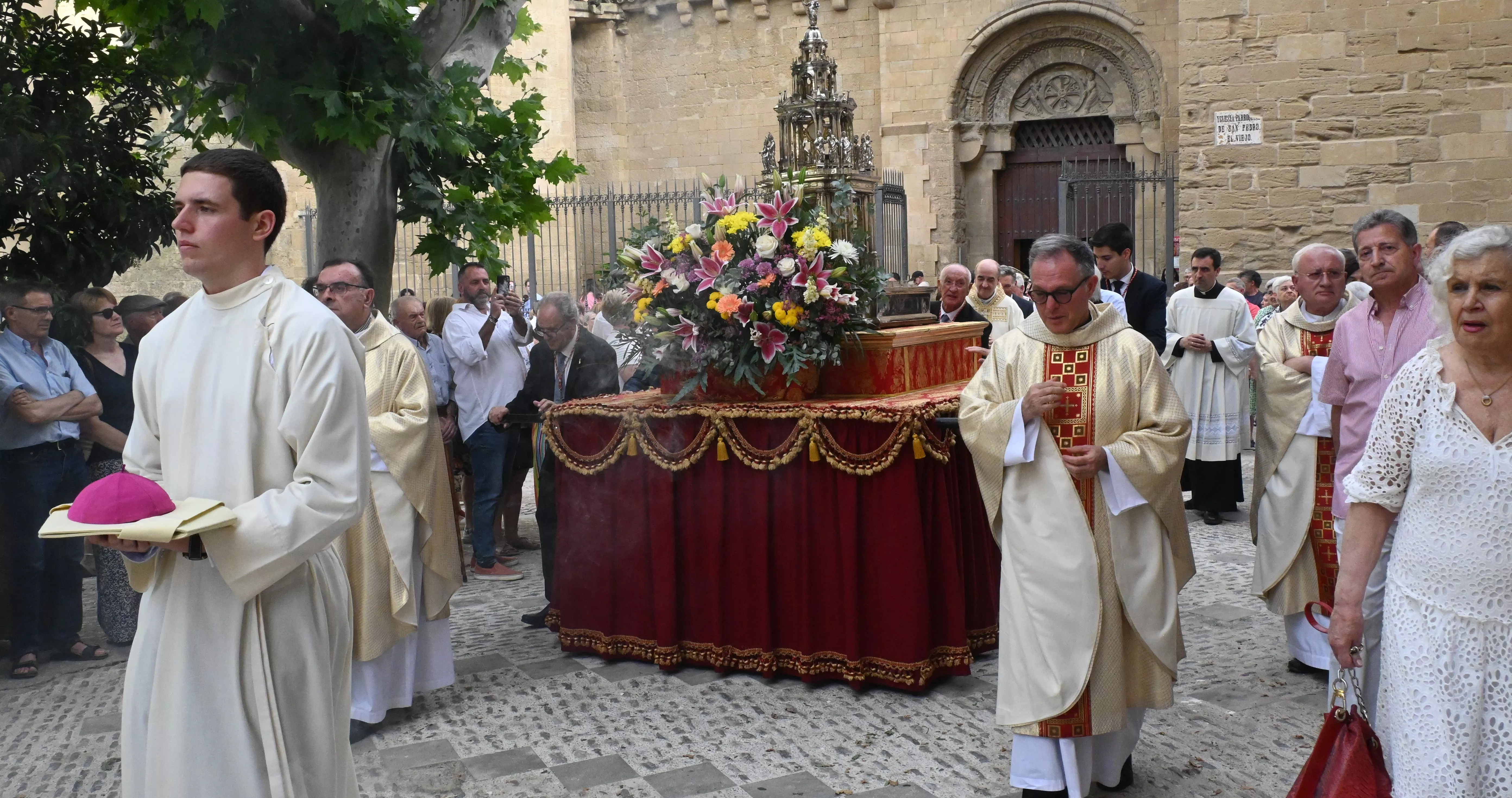 Corpus Christi en Huesca con el obispo Padre Pedro Aguado. Foto Carlos Jallev