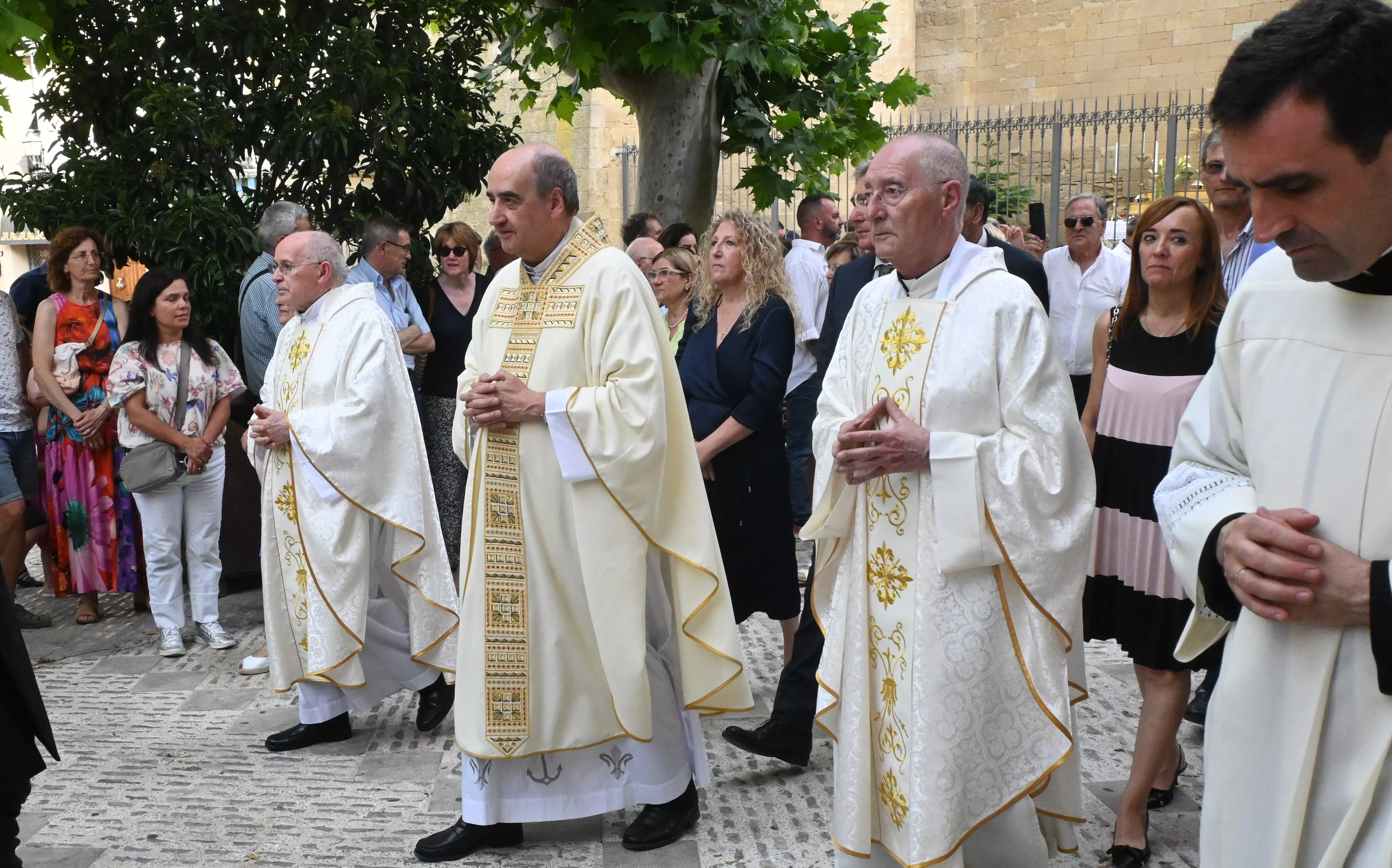 Corpus Christi en Huesca con el obispo Padre Pedro Aguado. Foto Carlos Jalle