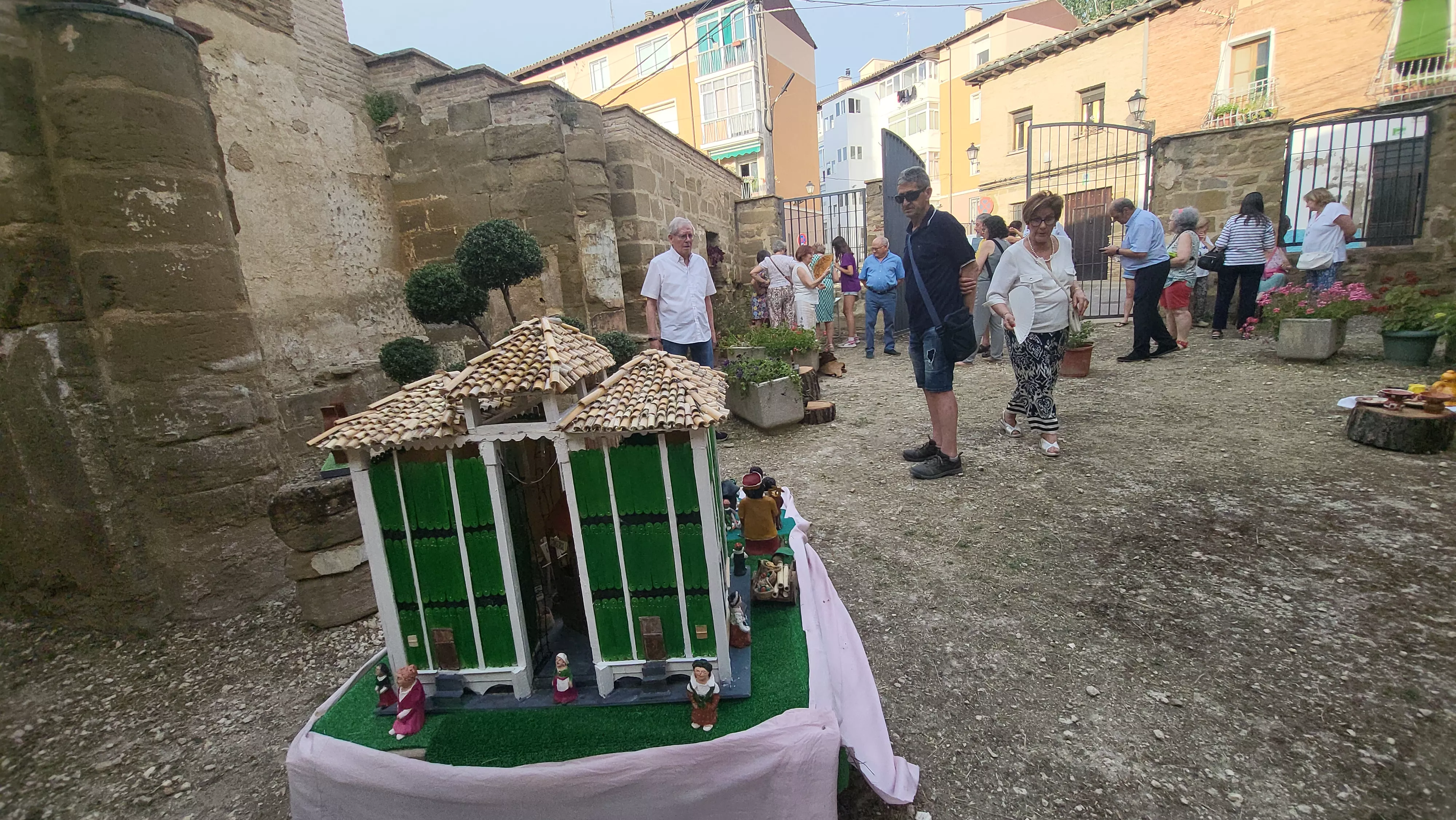 Exposición de Artesanos del Casco en la Malena de Huesca. Foto Mercedes Manterola