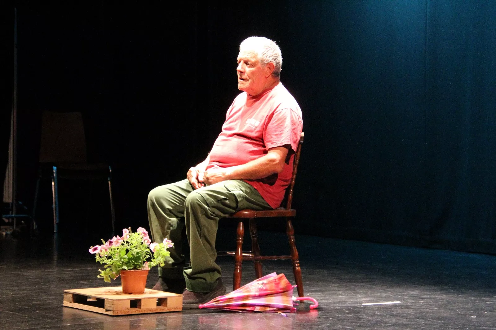 Grupo de Valentia en la Muestra Joven de Teatro y Danza. Foto Carlos Neofato