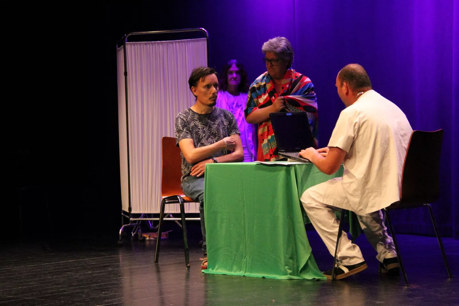 Grupo de Valentia en la Muestra Joven de Teatro y Danza. Foto Carlos Neofato