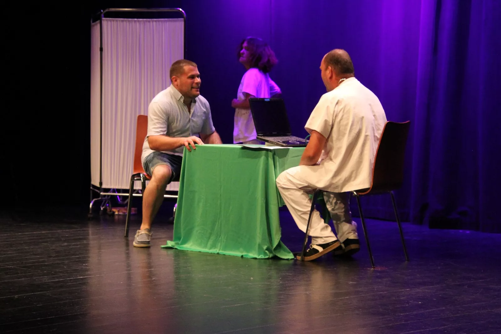 Grupo de Valentia en la Muestra Joven de Teatro y Danza. Foto Carlos Neofato