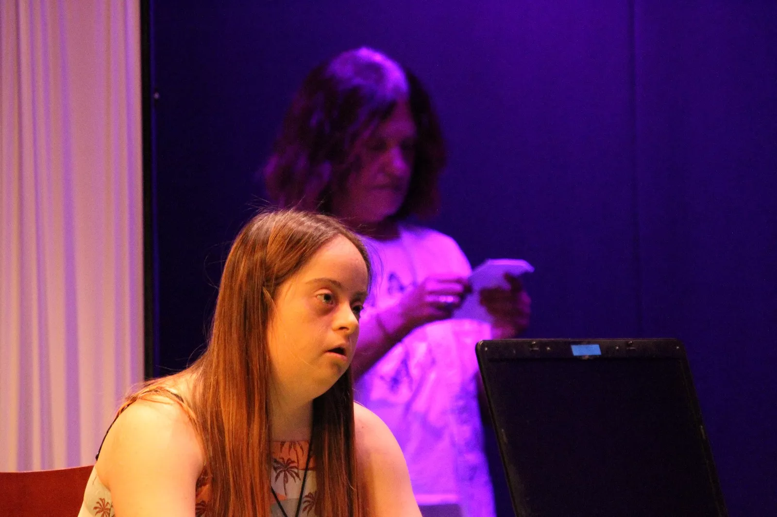 Grupo de Valentia en la Muestra Joven de Teatro y Danza. Foto Carlos Neofato