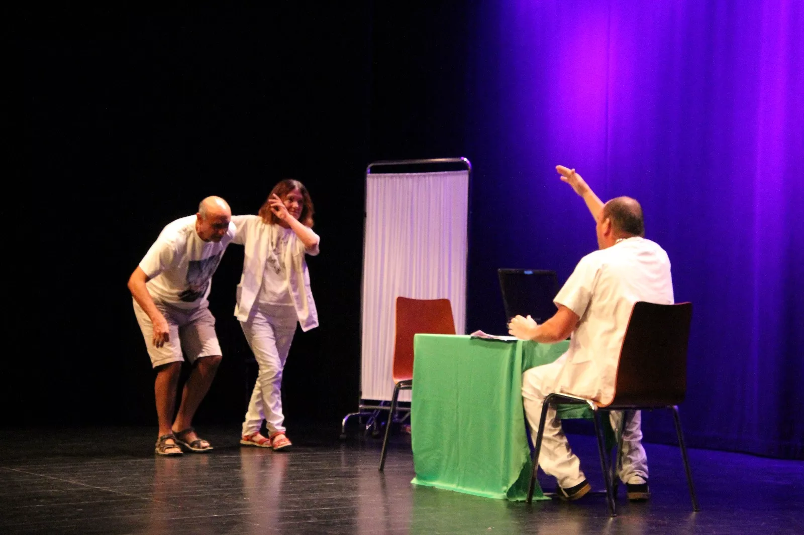 Grupo de Valentia en la Muestra Joven de Teatro y Danza. Foto Carlos Neofato