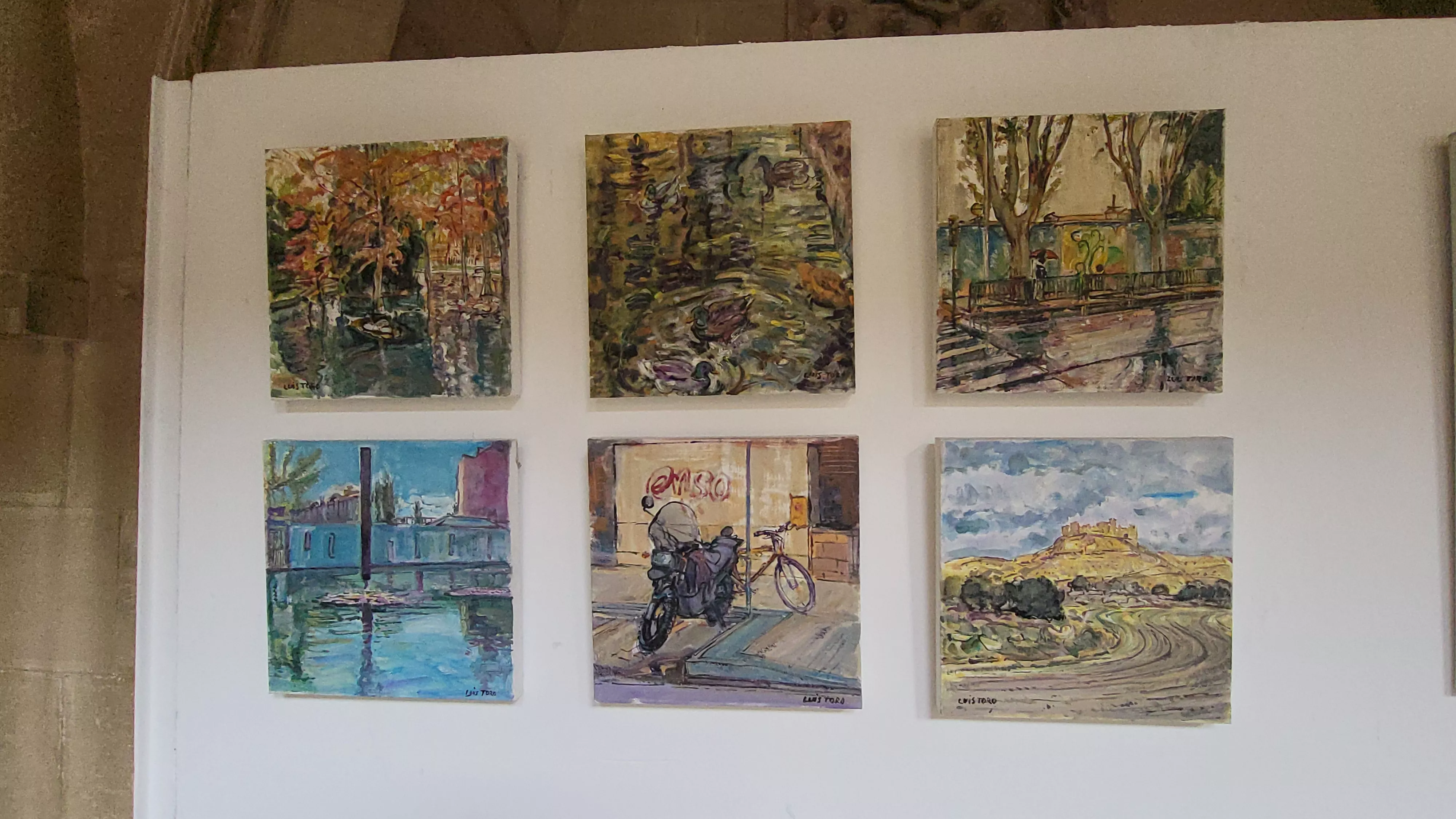 Exposición del grupo Pintores del Casco en los claustros de San Pedro. Foto Mercedes Manterola