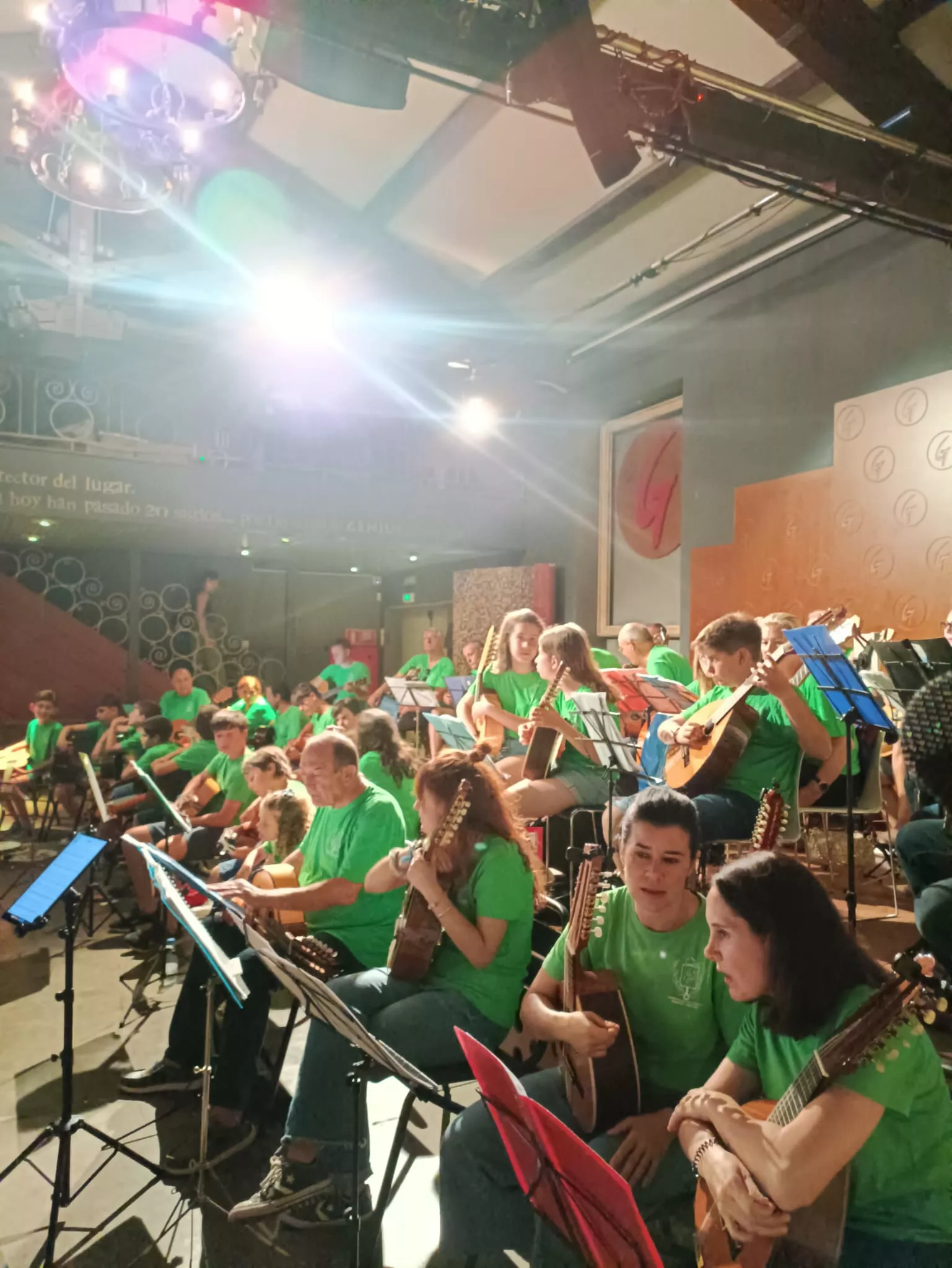 Fin de curso de rondalla de la Escuela de Folklore Santa Cecilia.