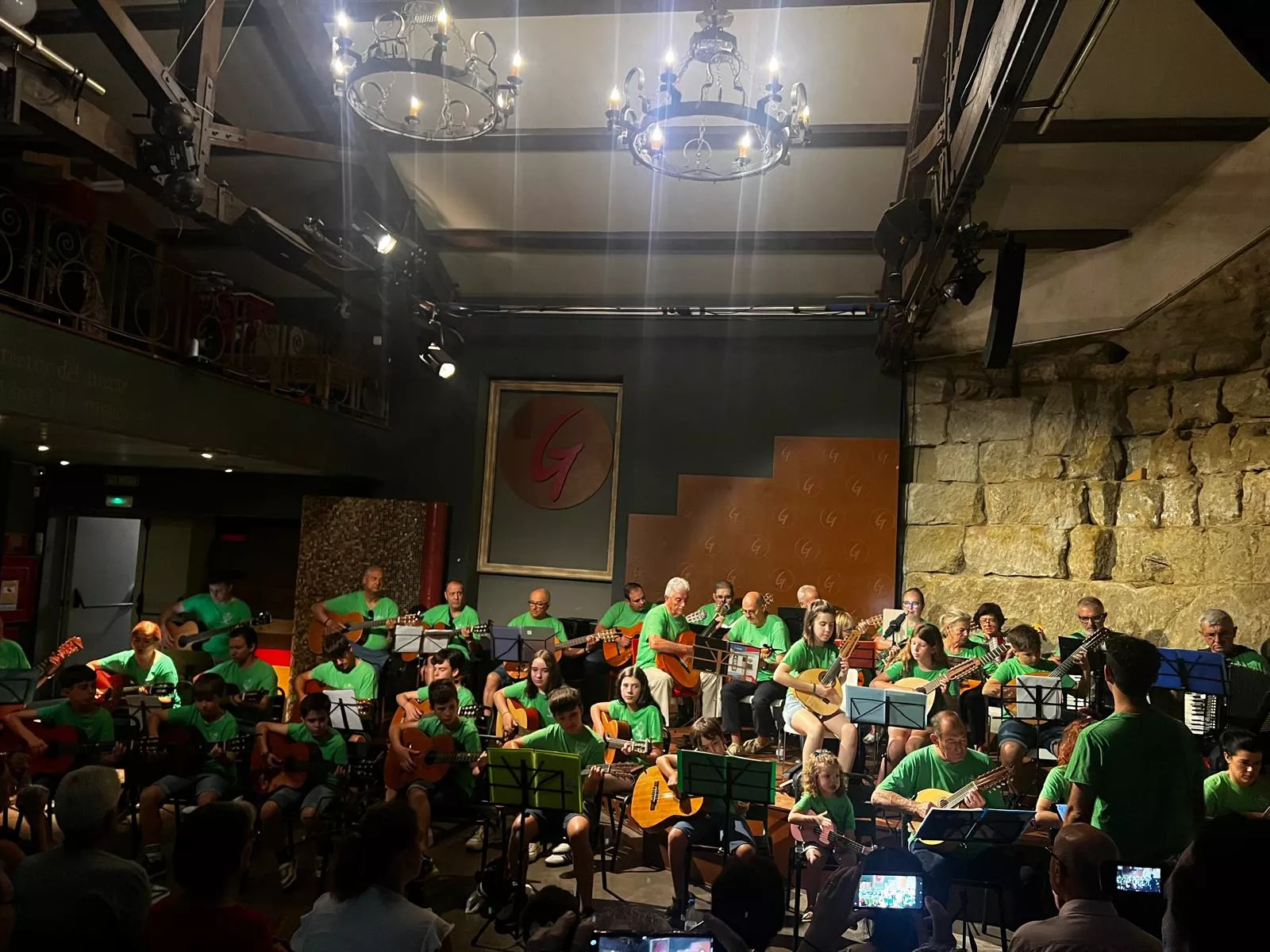 Fin de curso de rondalla de la Escuela de Folklore Santa Cecilia.
