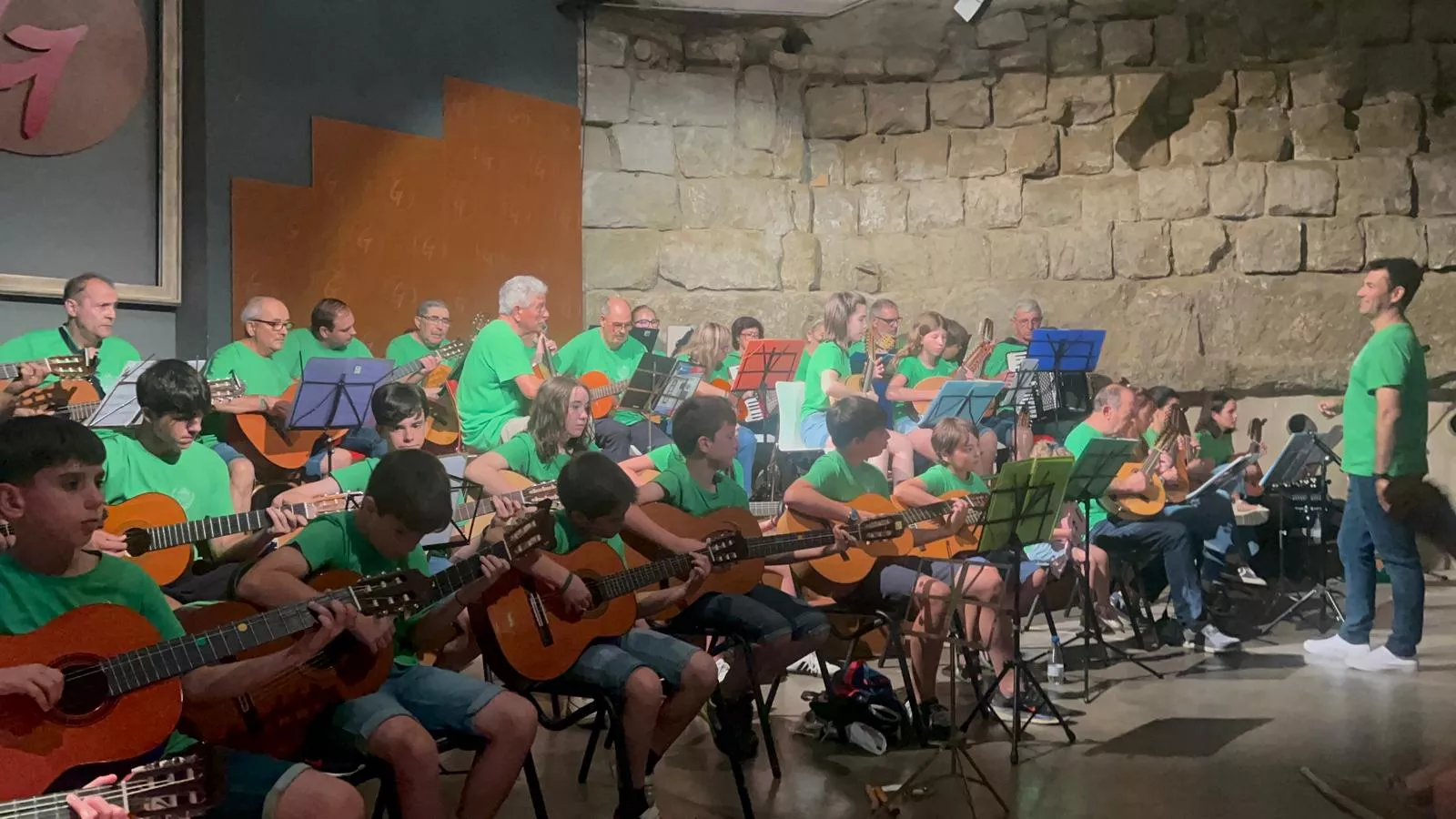 Fin de curso de rondalla de la Escuela de Folklore Santa Cecilia.