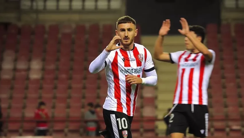 Barreo celebra un gol con el Logroñés. Foto: Silvia SMC
