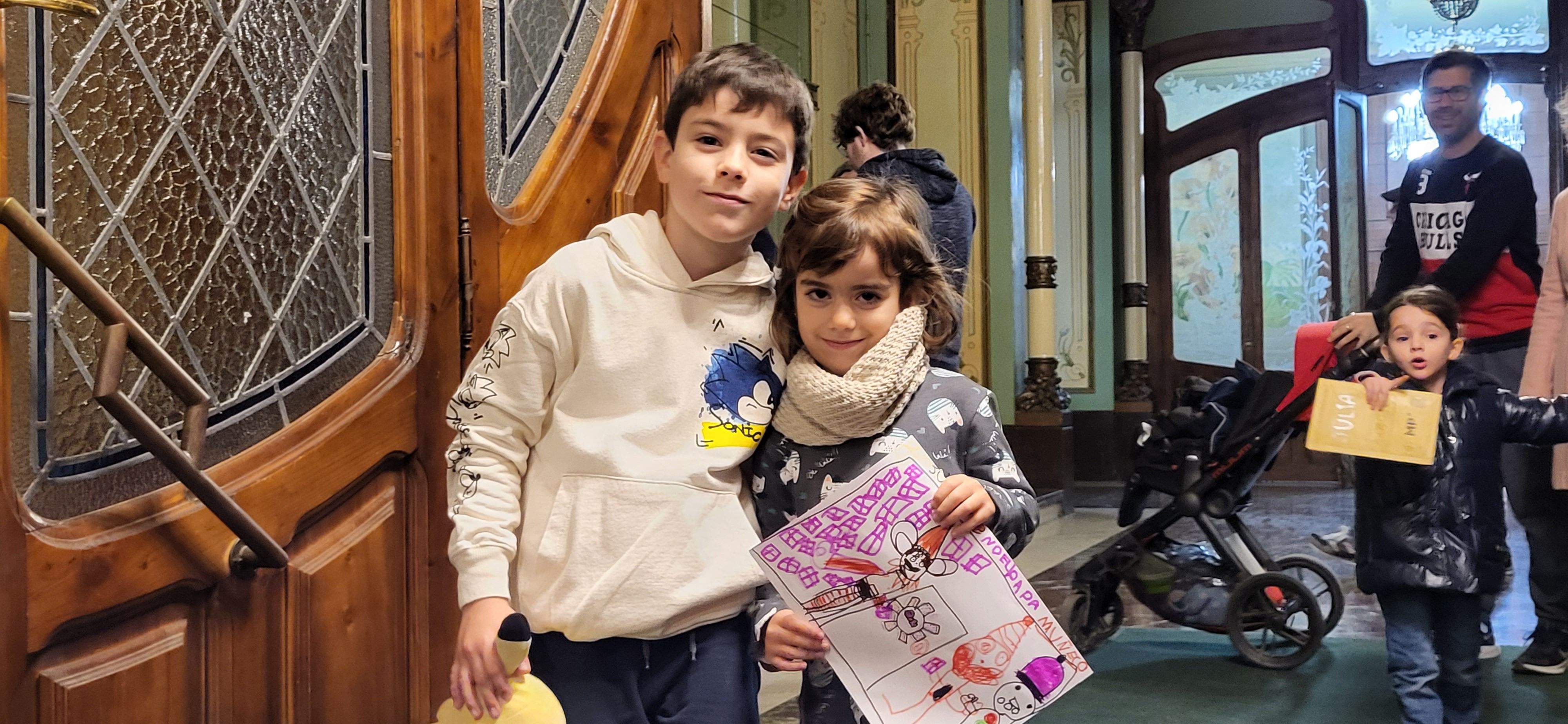 Los pajes reales reciben las cartas de los niños y niñas oscenses.